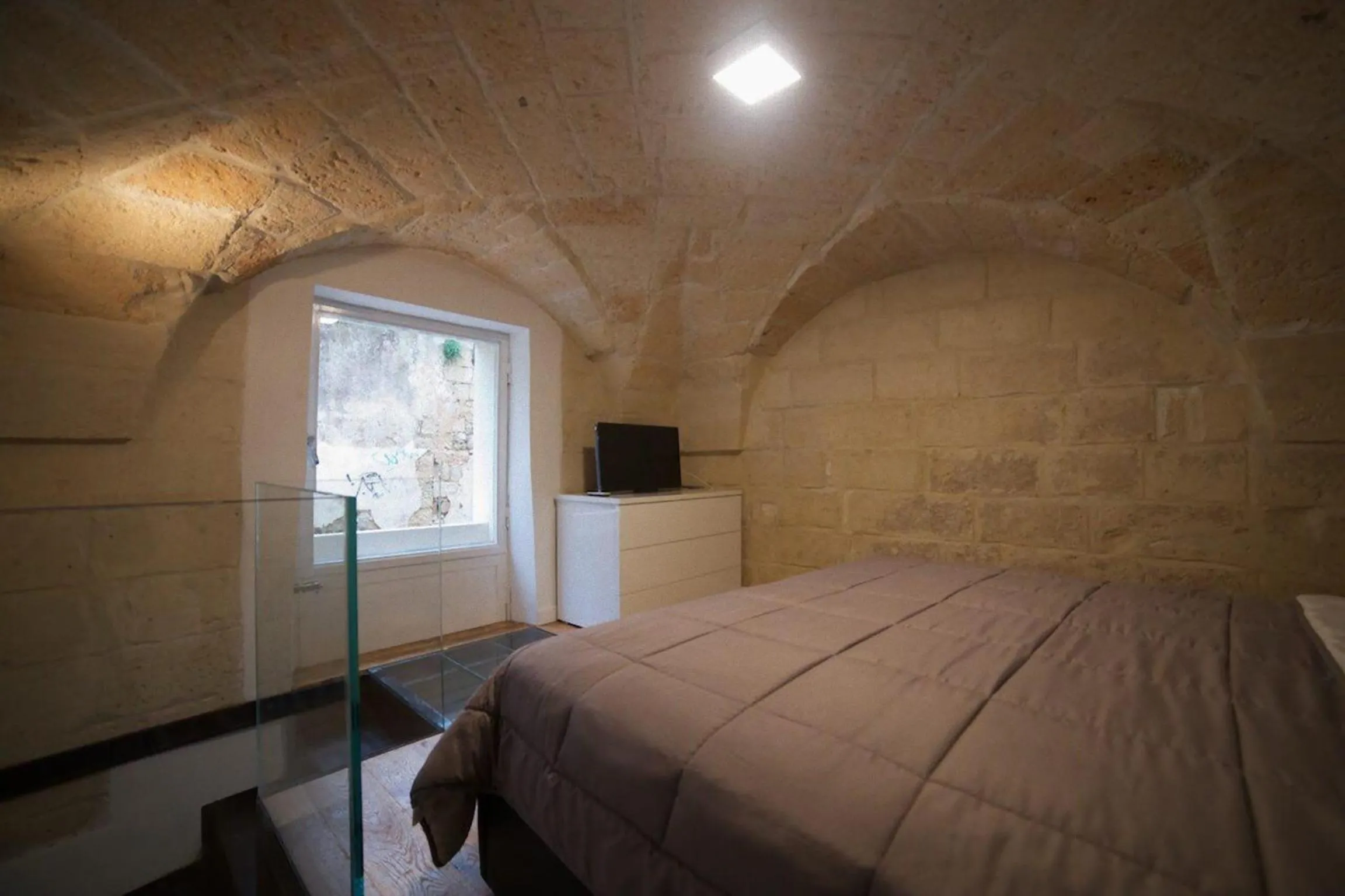 TV and multimedia, Bed in Suite del Teatro Romano