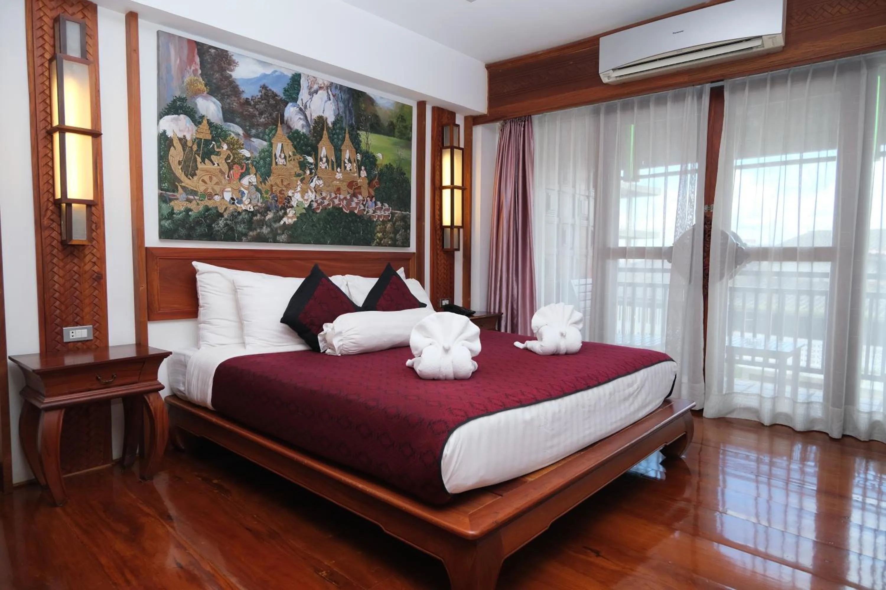 Bed in Chanthapanya Hotel