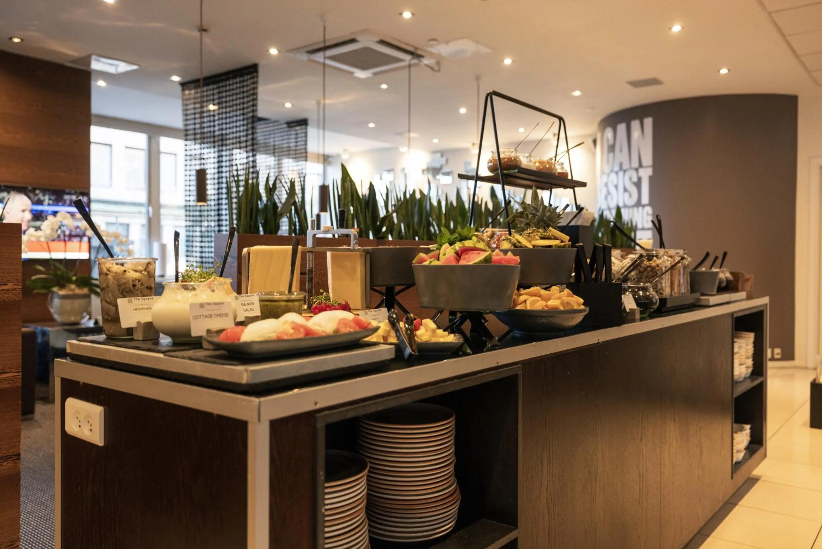 Breakfast in The Square