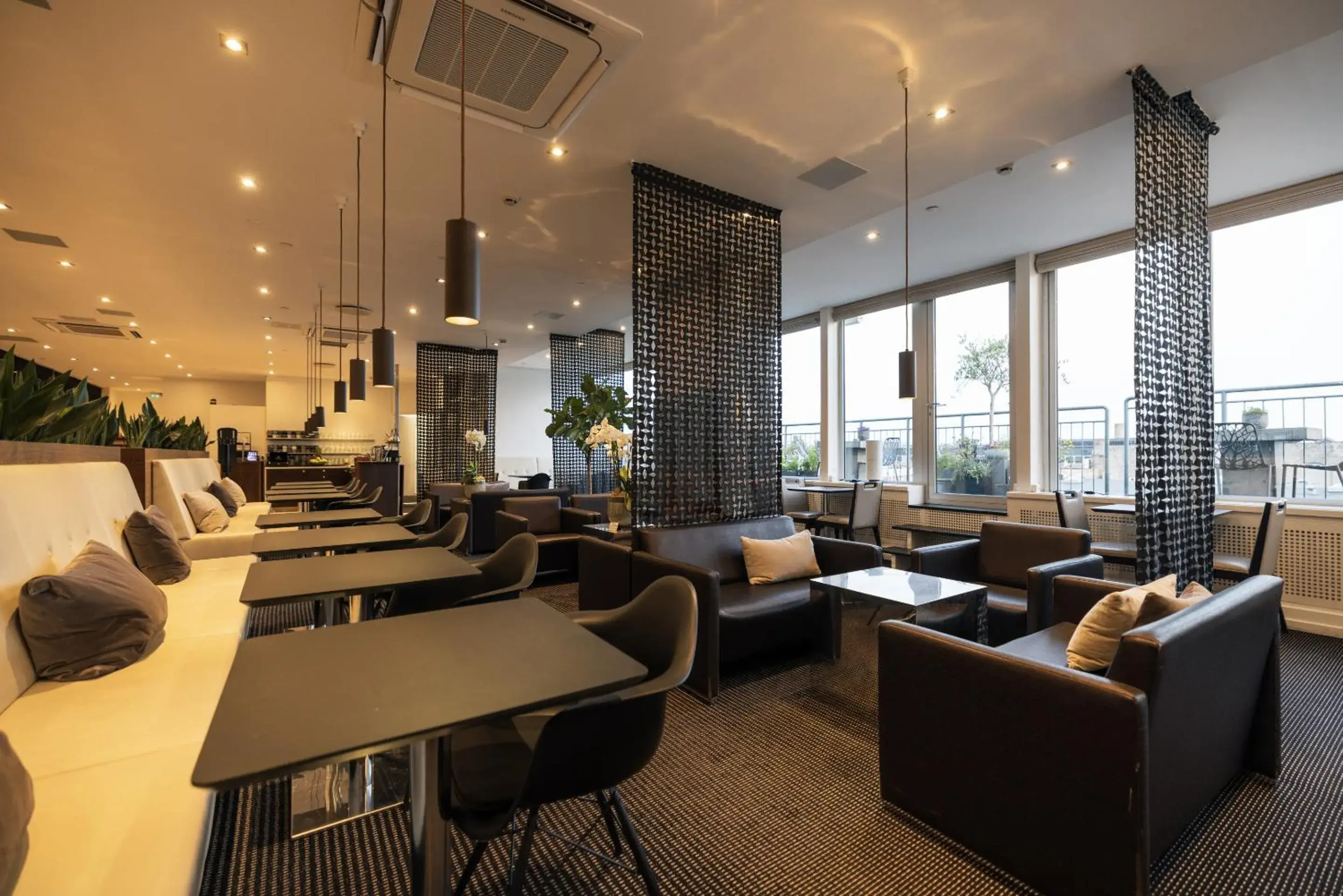 Restaurant/places to eat in The Square Restaurant/places to eat in The Square