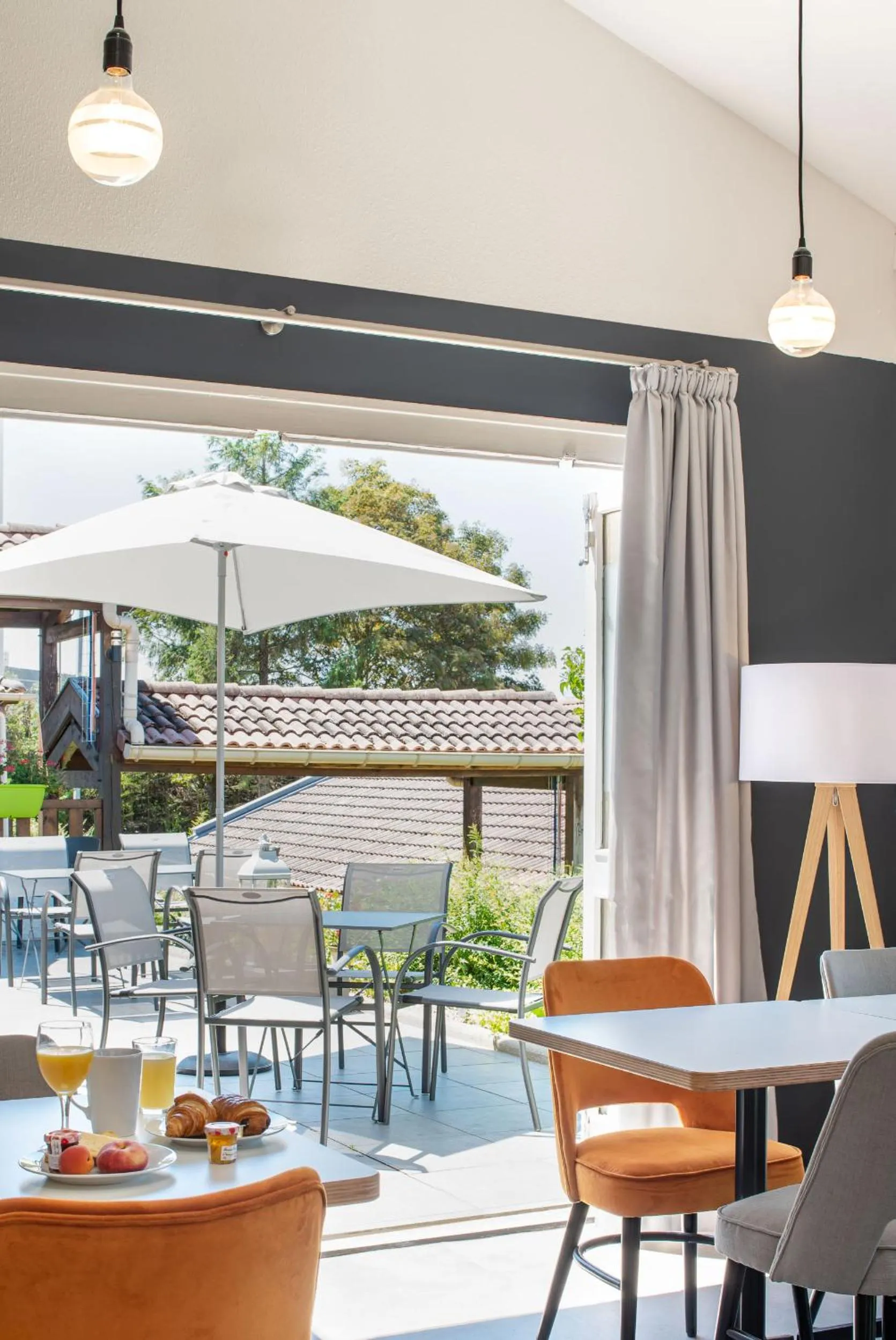 Balcony/Terrace in KYRIAD LYON EST – Saint Quentin Fallavier