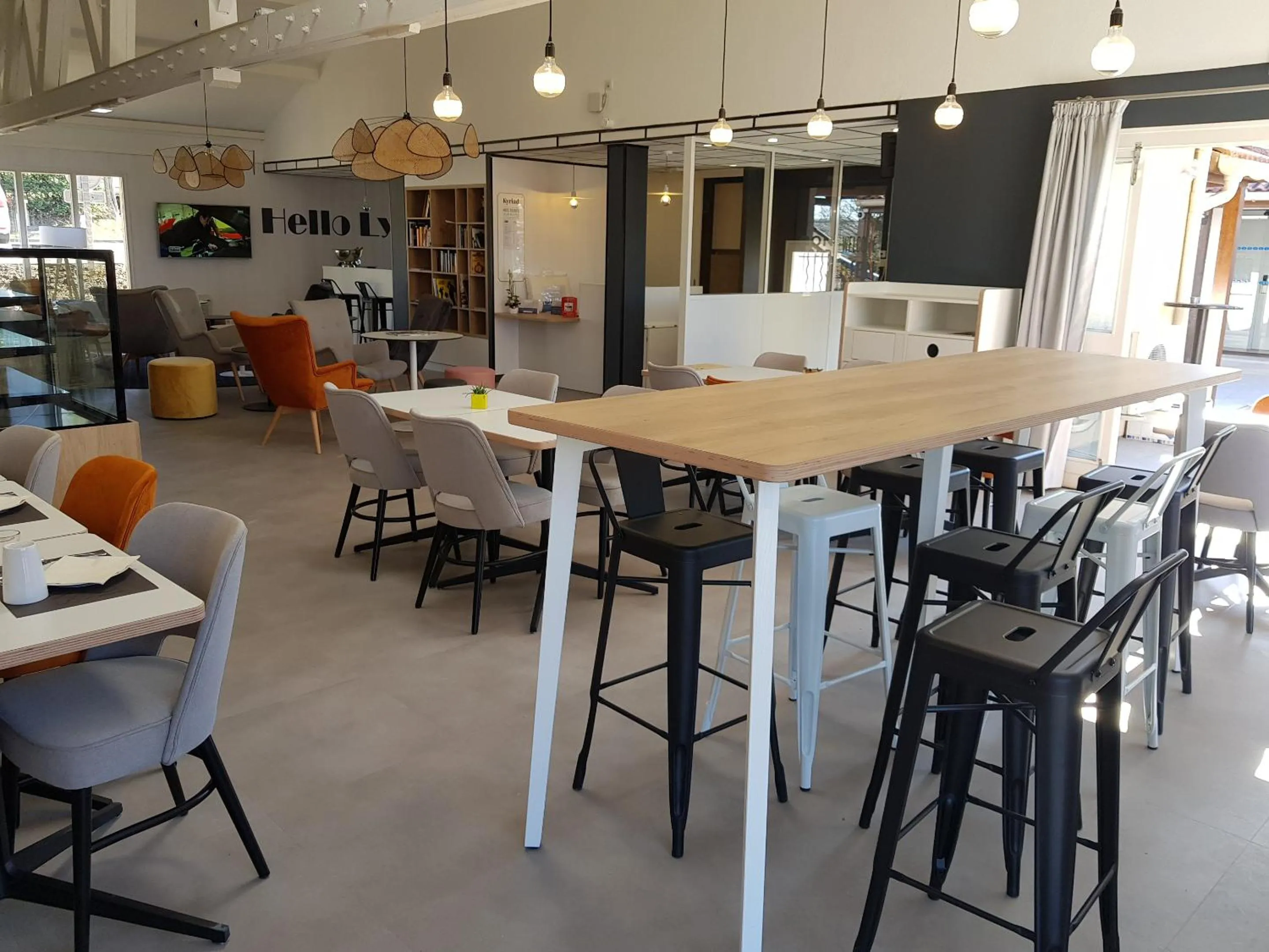 Lobby or reception in KYRIAD LYON EST – Saint Quentin Fallavier