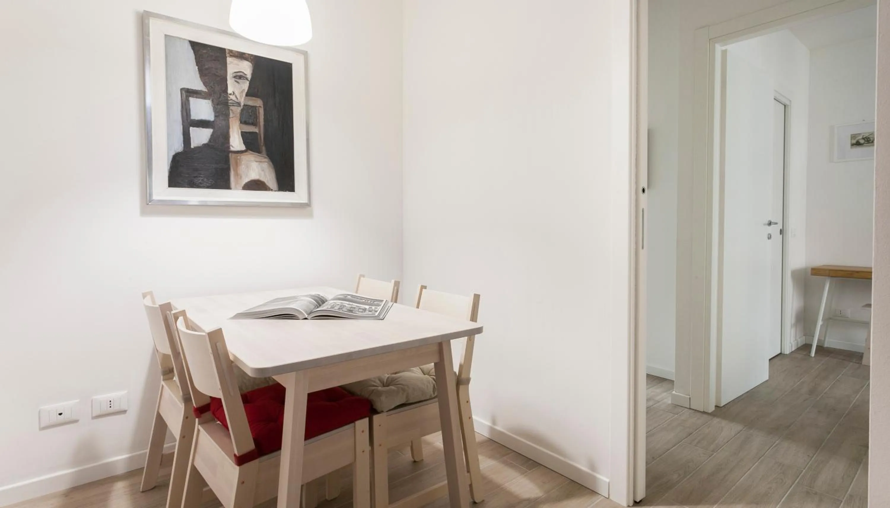 Dining area in Italianway-Veniero 8