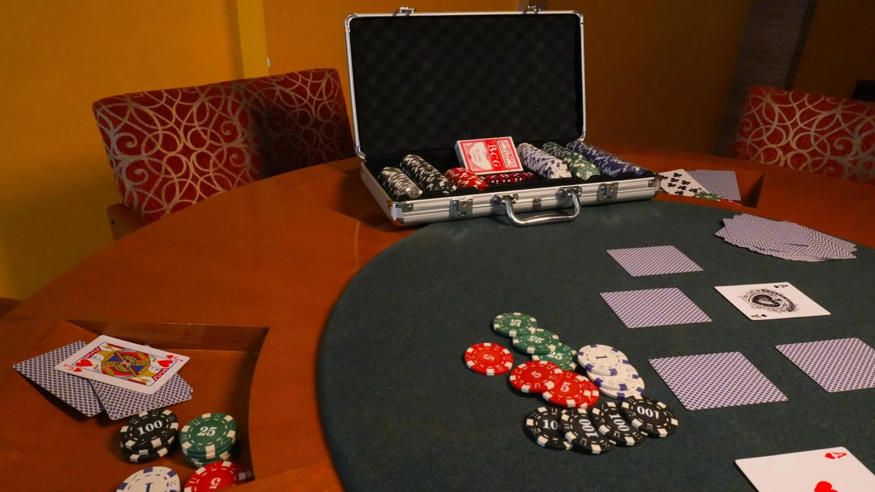 Sports in Club Emerald