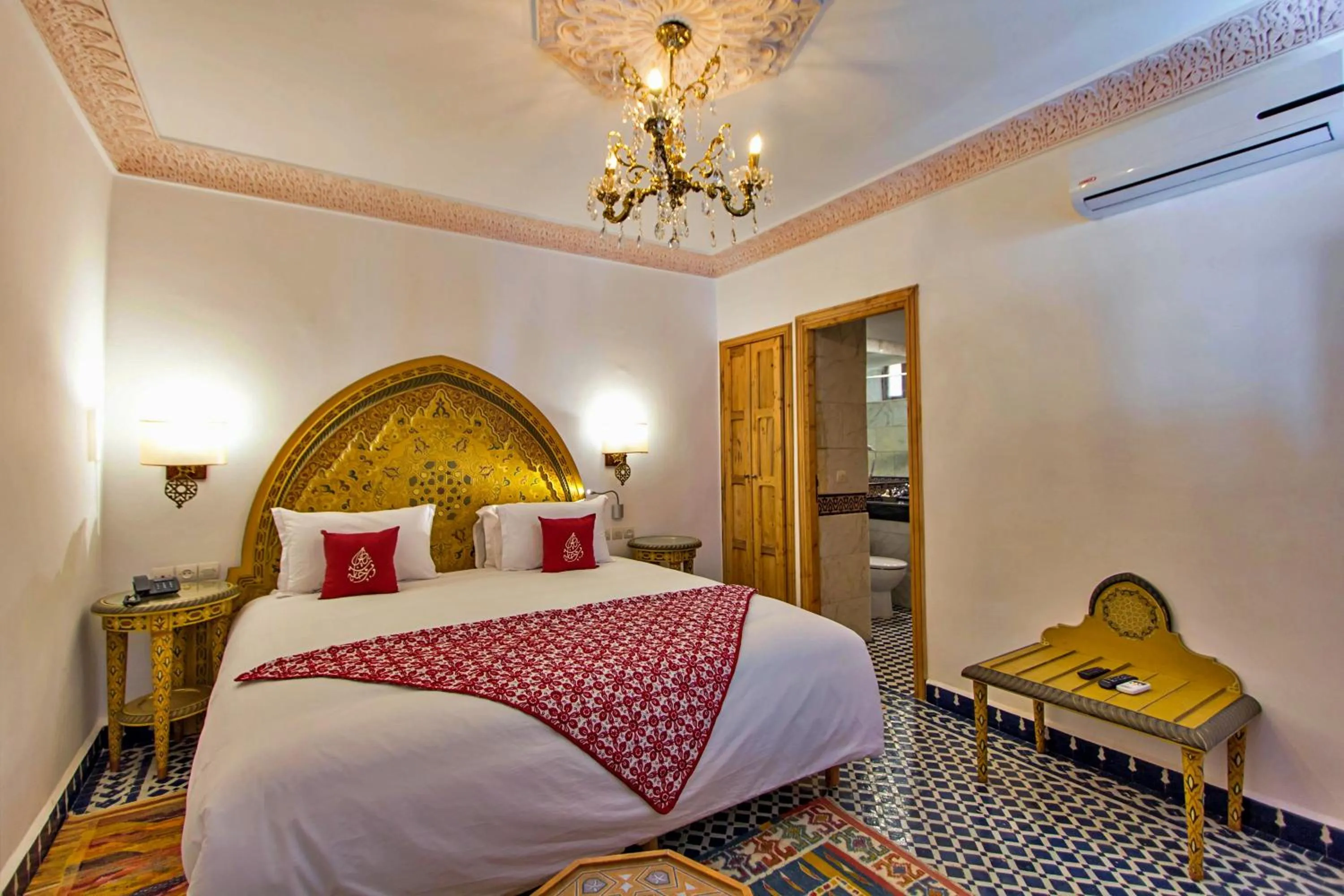 Bed in Riad Marjana suites & Spa
