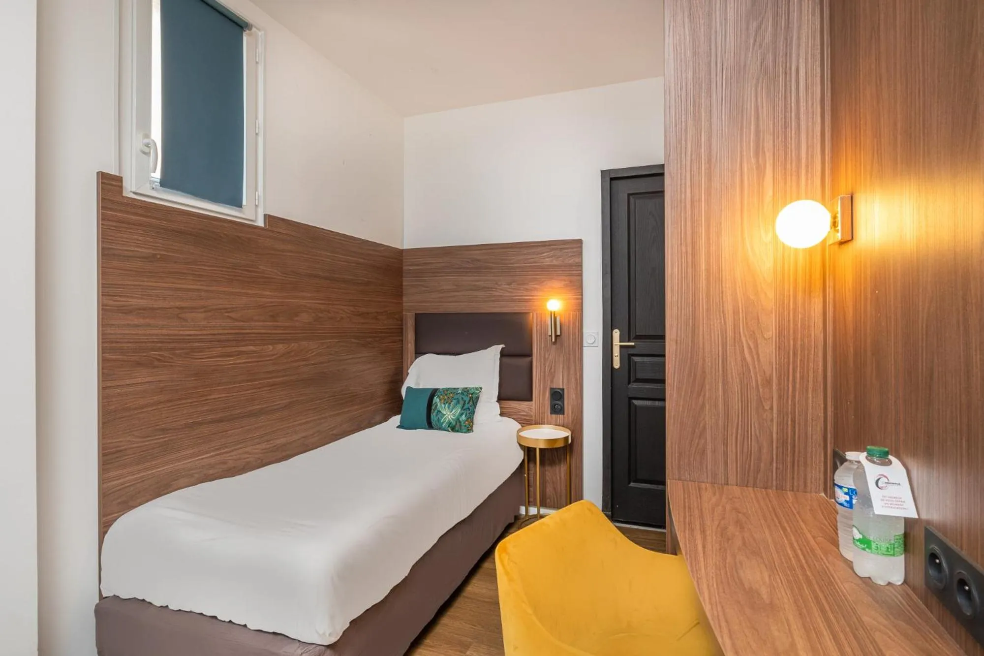 Bed in The Originals Boutique, Hôtel Le Marignan,Le Havre Centre Gare