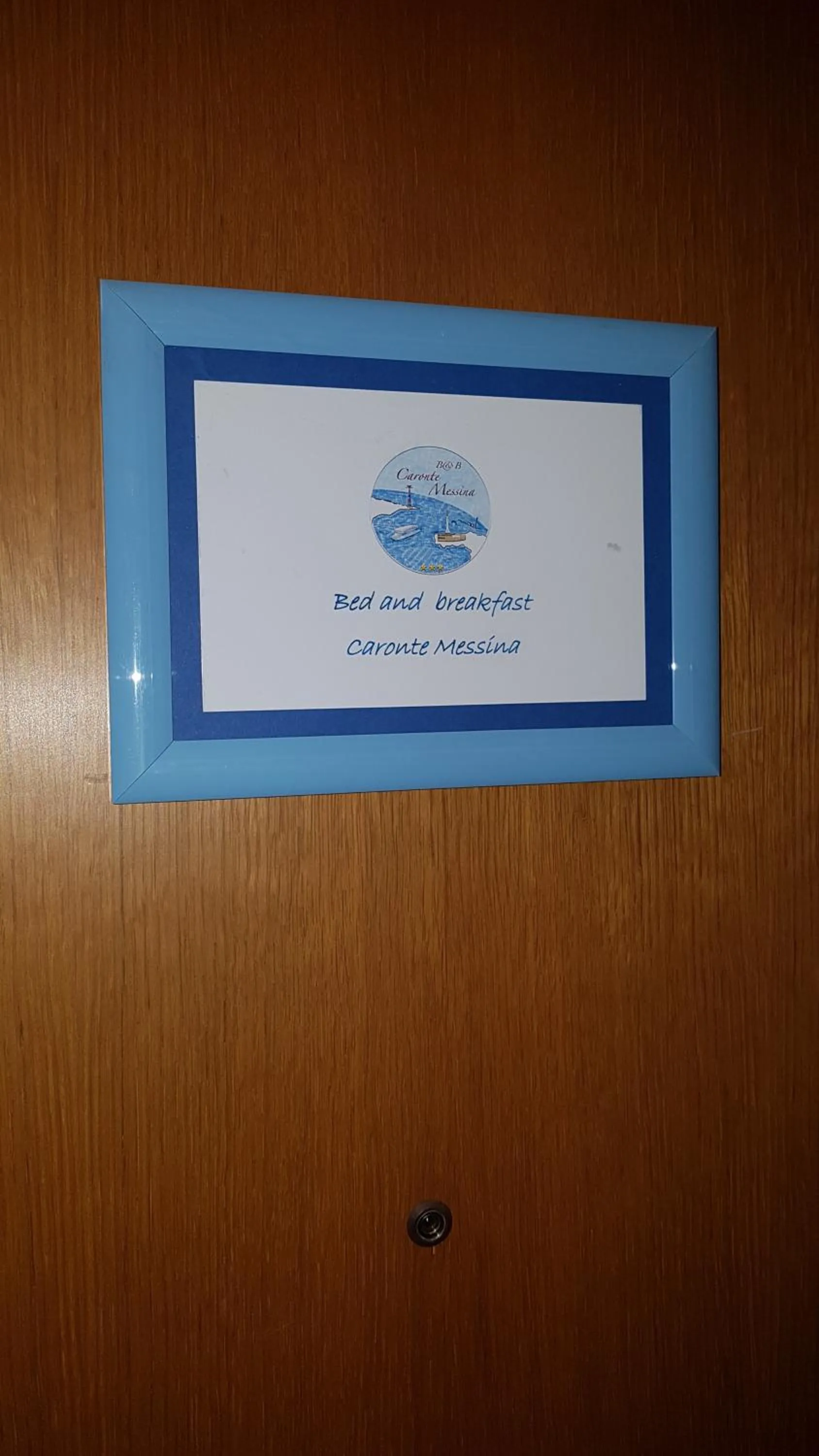 Facade/entrance in B&B Caronte Messina