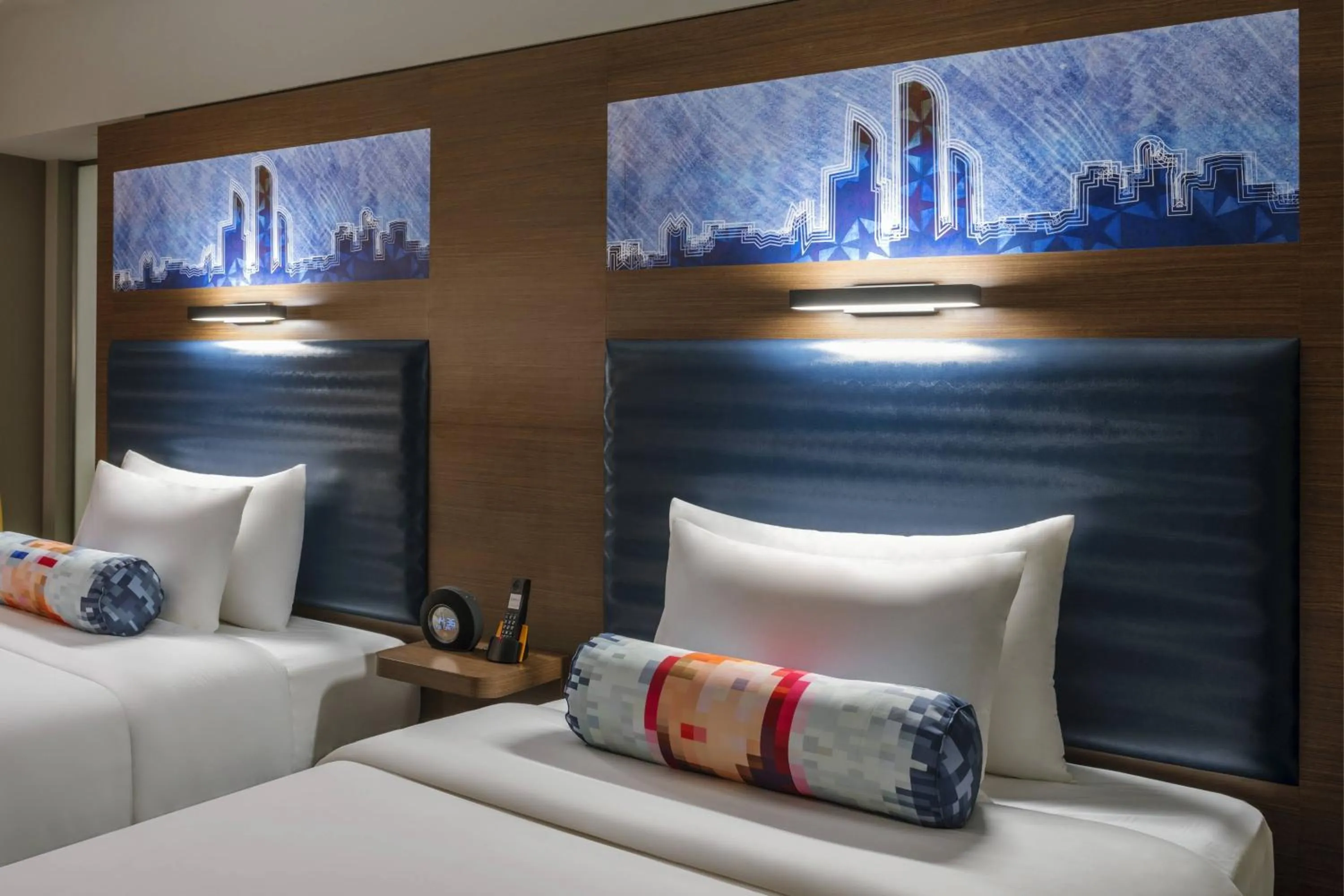 Photo of the whole room, Bed in Aloft Al Ain