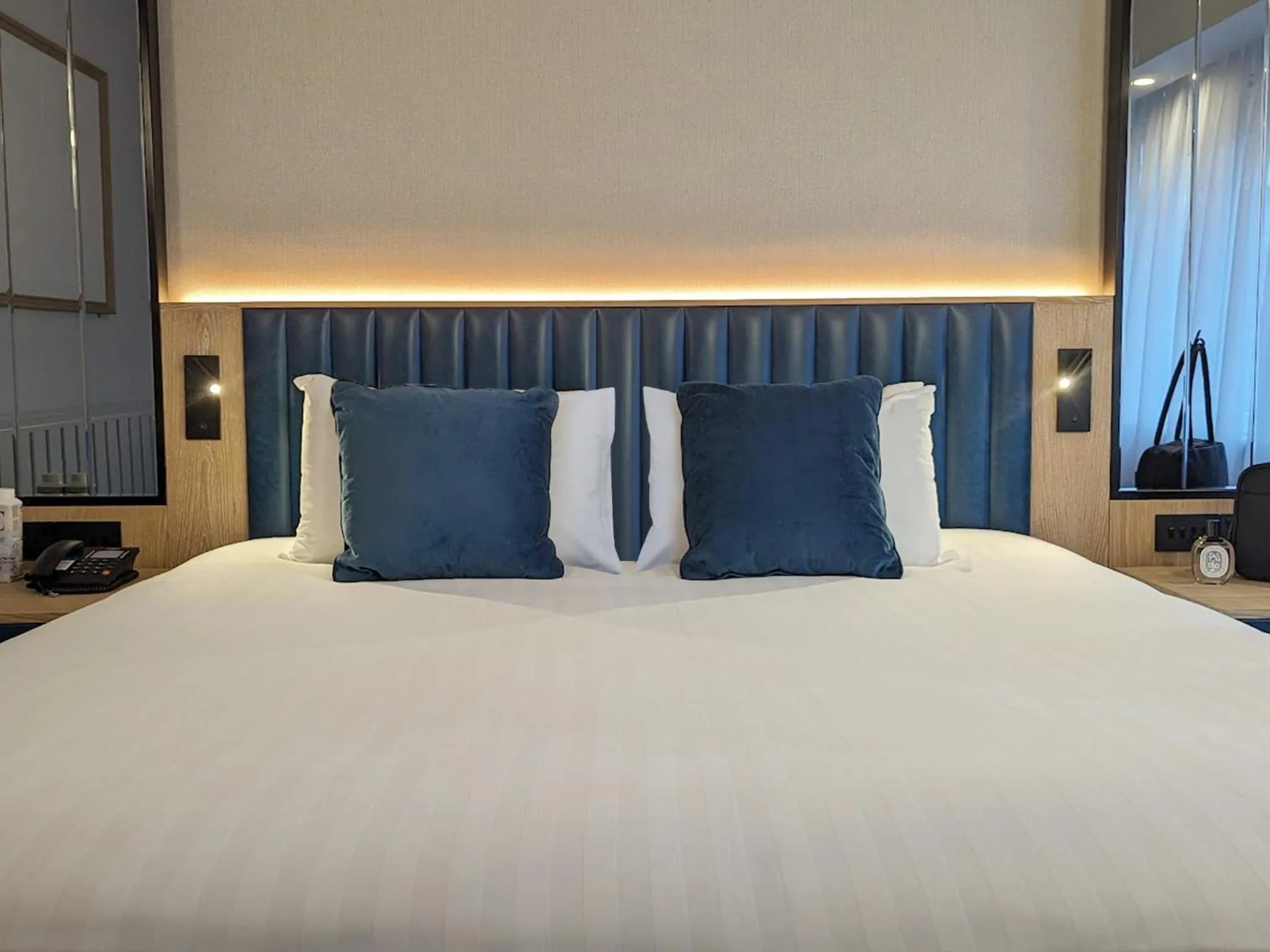 Bedroom, Bed in The Connacht Hotel