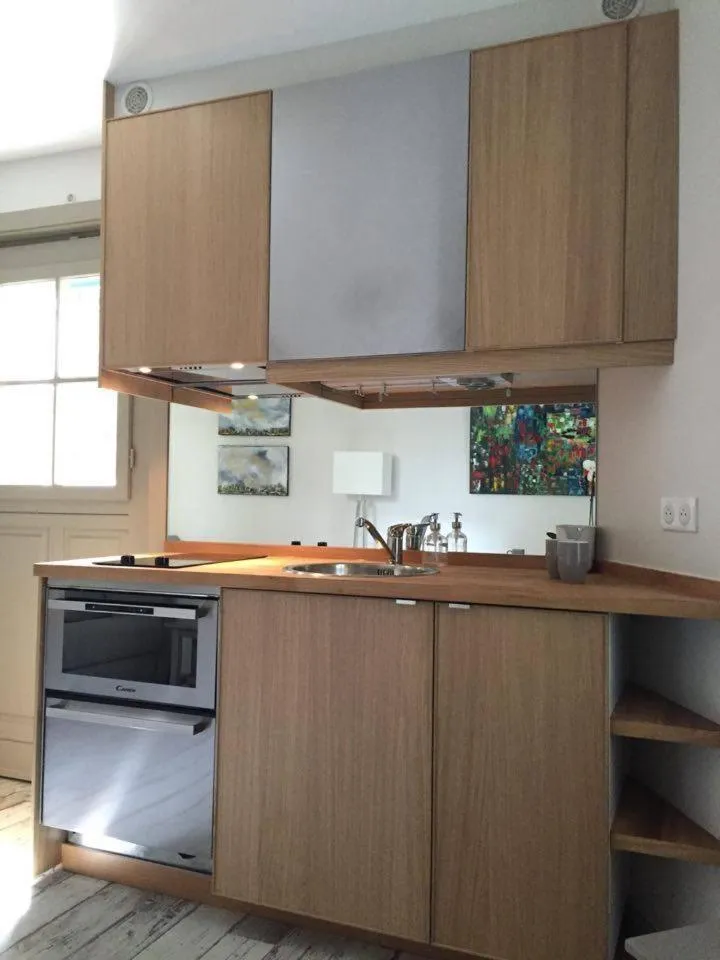 Kitchen or kitchenette in 1 Square du Docteur Blanche - Paris 16