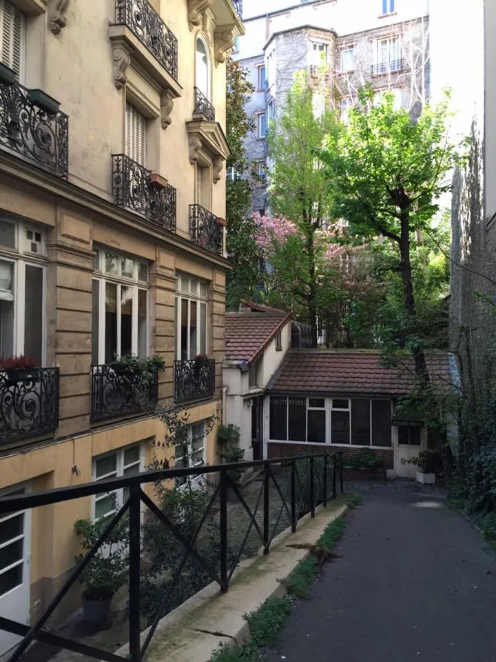 Neighbourhood in 1 Square du Docteur Blanche - Paris 16