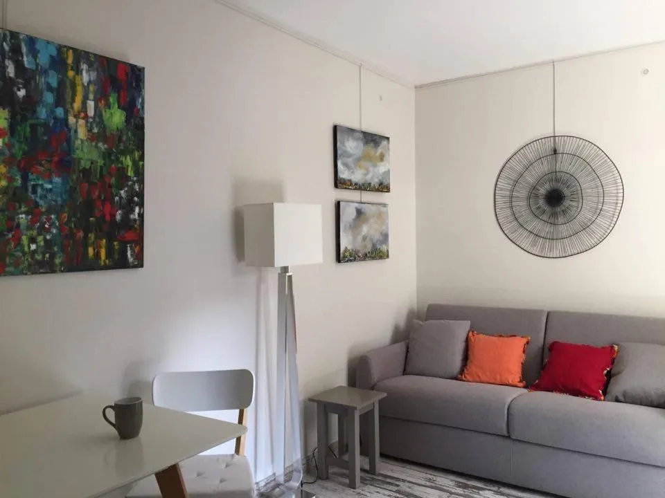 Living room in 1 Square du Docteur Blanche - Paris 16