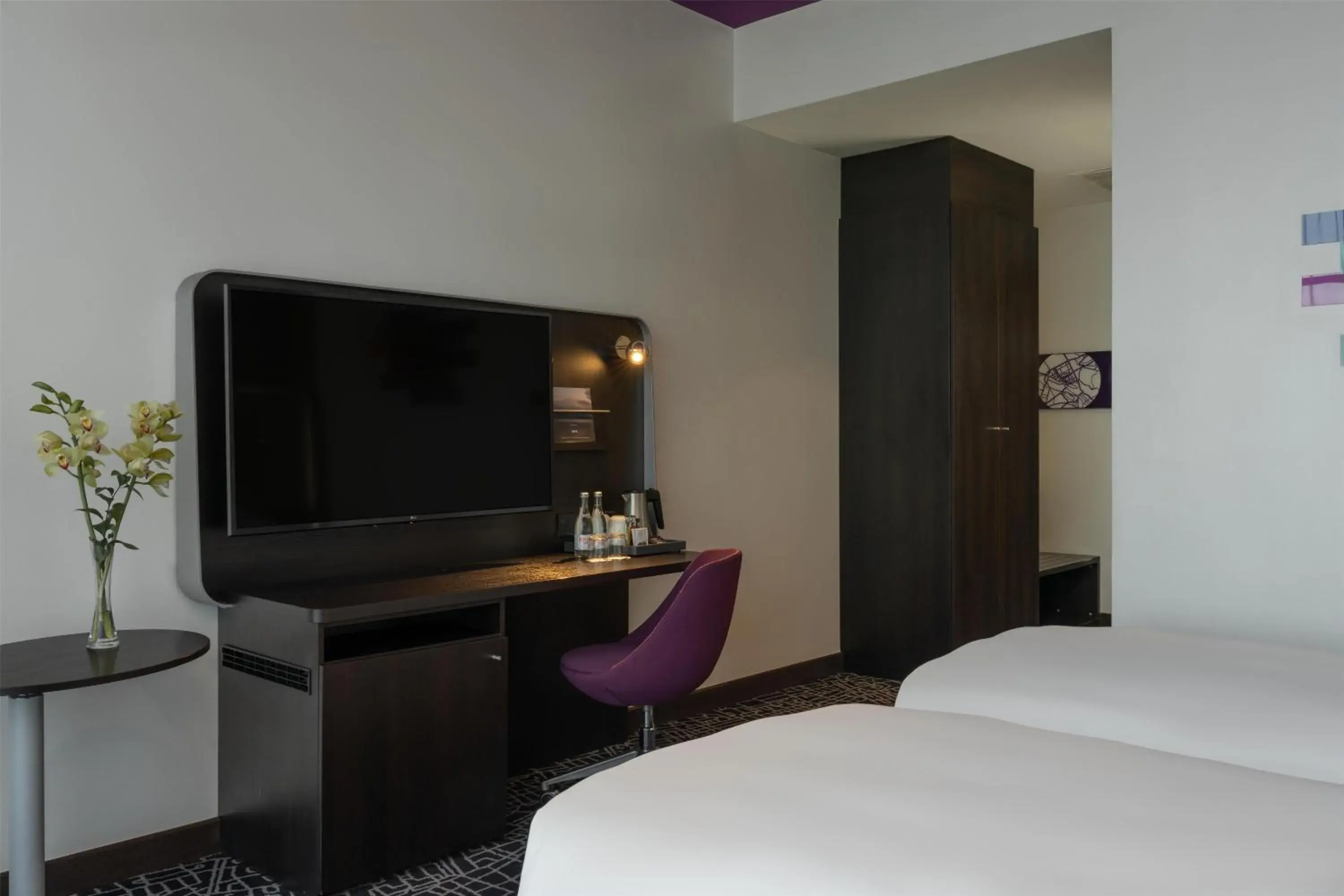 TV and multimedia, Bed in Park Inn by Radisson, Nairobi Westlands TV and multimedia, Bed in Park Inn by Radisson, Nairobi Westlands