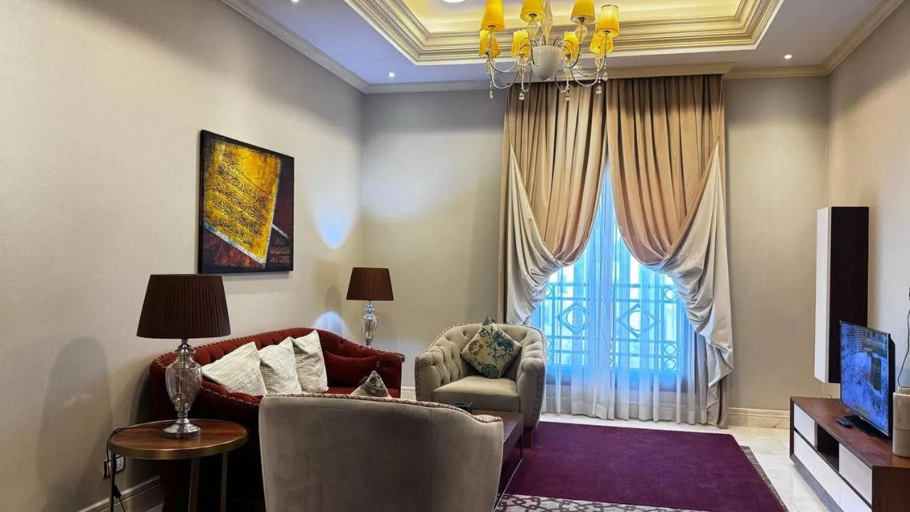 Seating area in Park Inn by Radisson Makkah Al Naseem