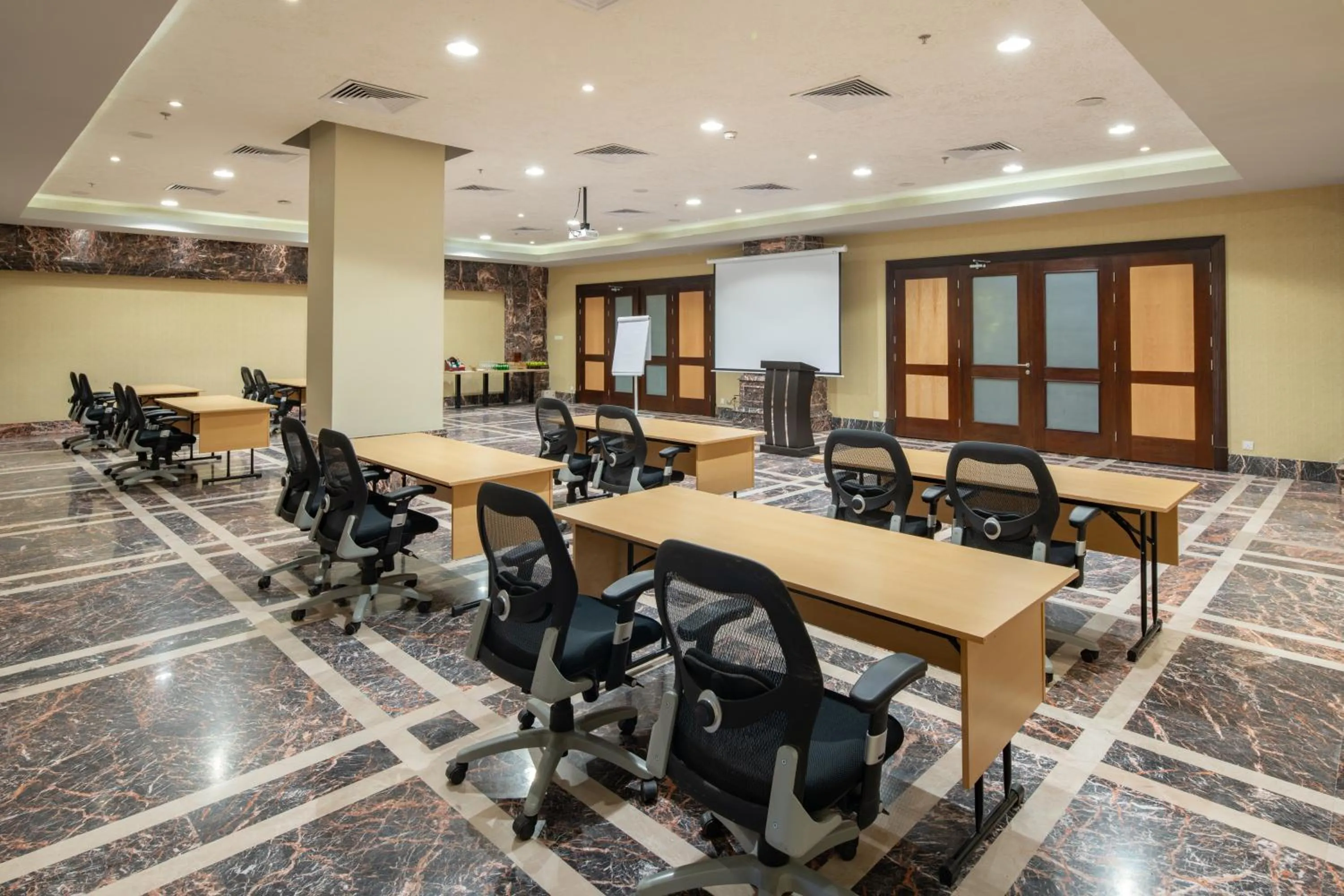 Business facilities in Park Inn by Radisson Makkah Al Naseem