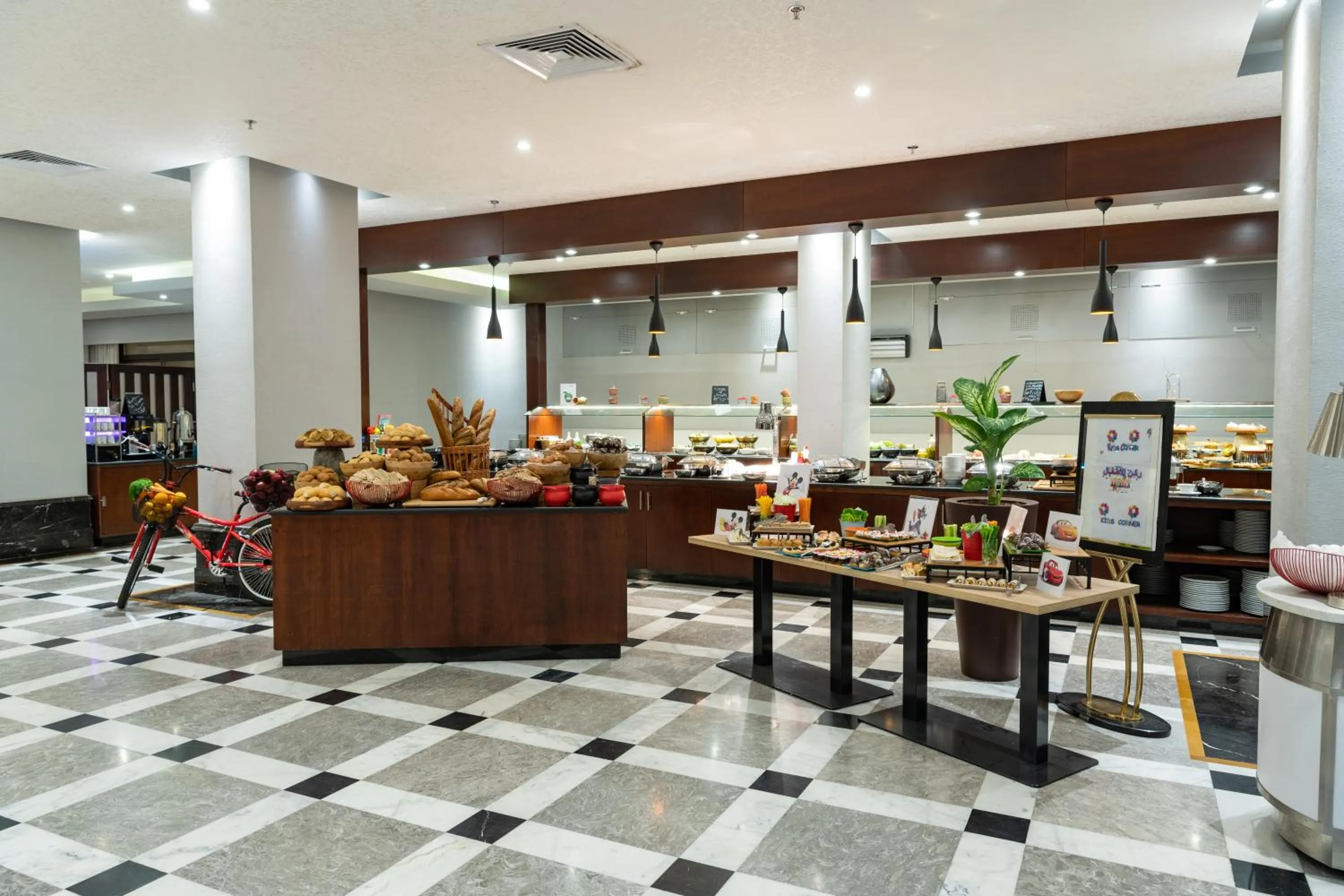 Restaurant/places to eat in Park Inn by Radisson Makkah Al Naseem