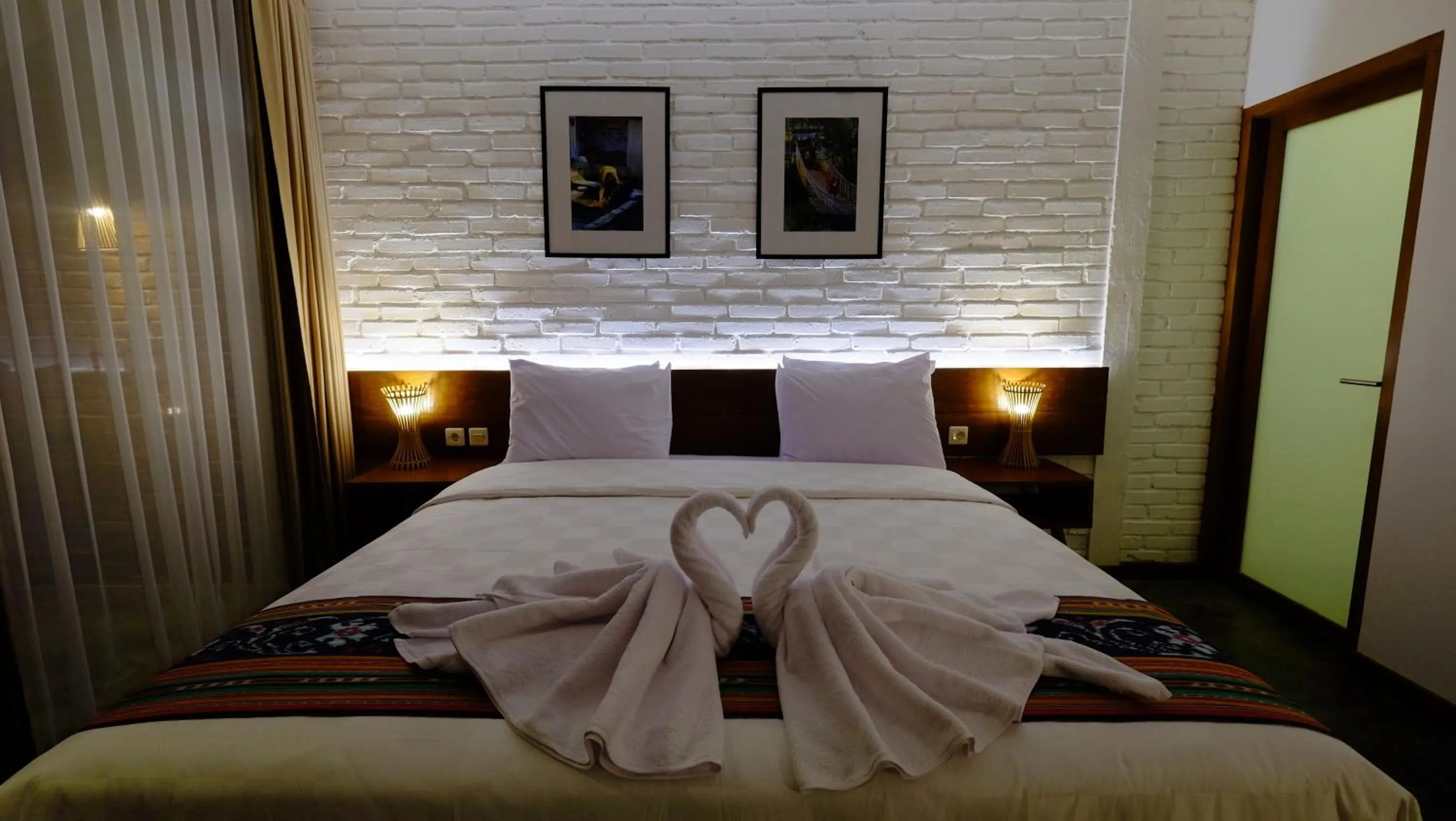 Night, Bed in Shankara Borobudur