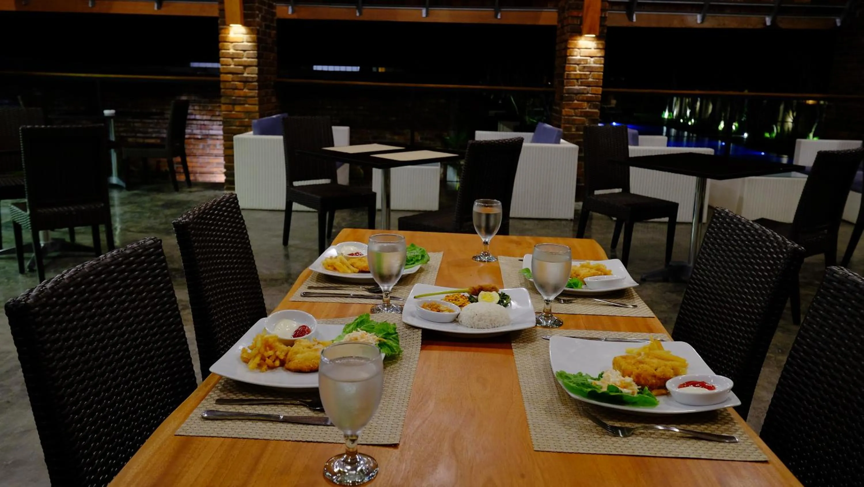 Restaurant/places to eat in Shankara Borobudur