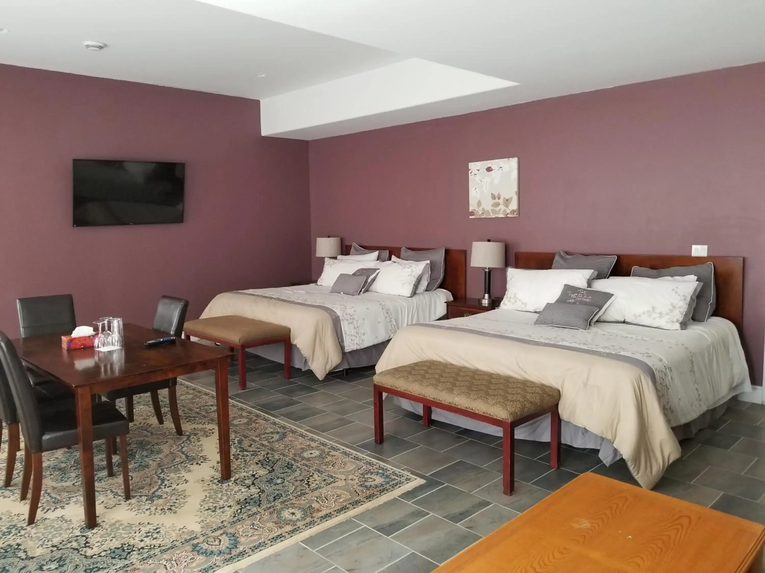 King Room with Two King Beds in Riverview B&B King Room with Two King Beds in Riverview B&B