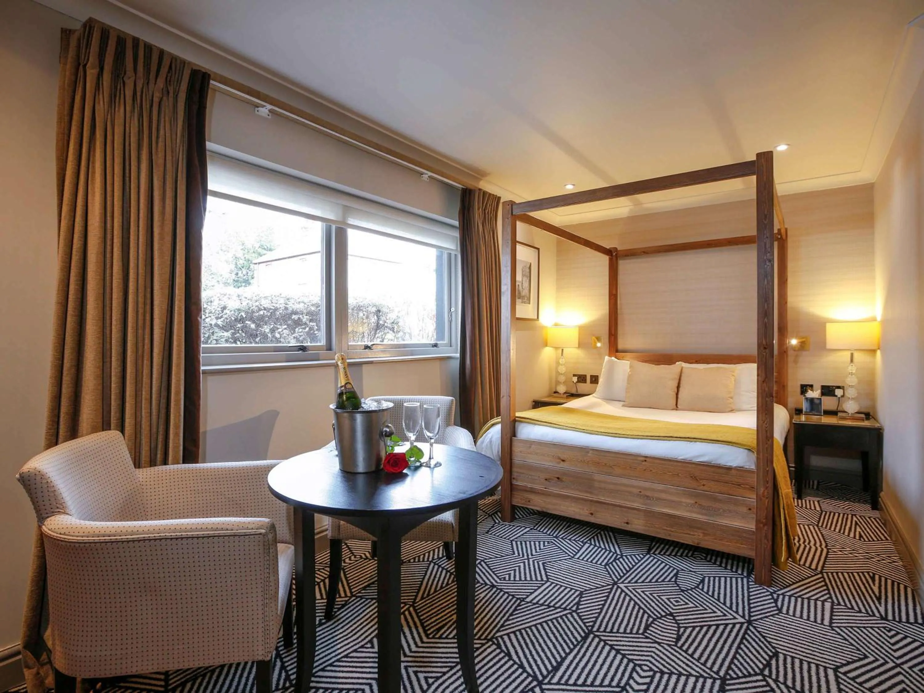 Photo of the whole room, Bed in Hunton Park Hotel