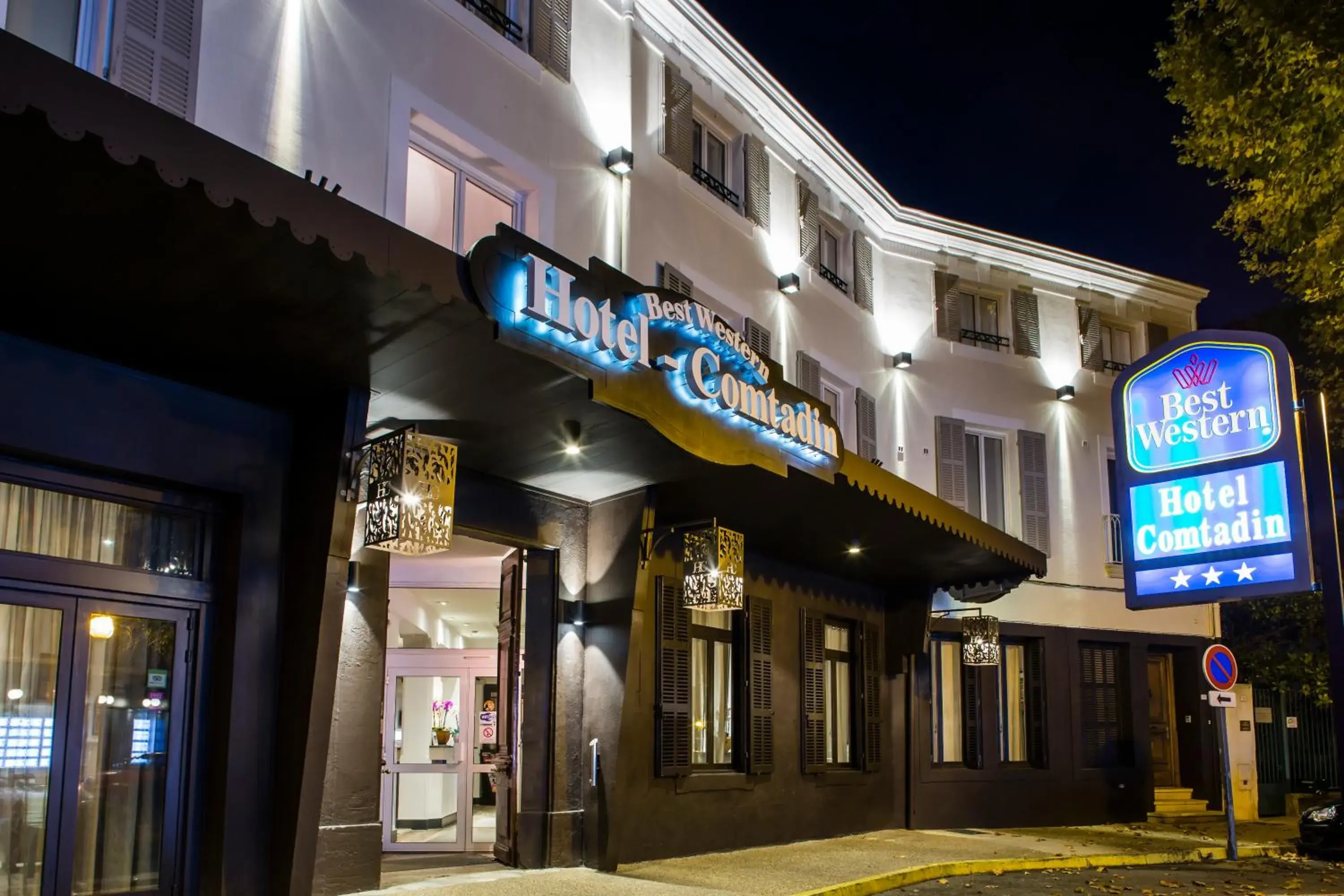 Facade/entrance in Best Western Le Comtadin Facade/entrance in Best Western Le Comtadin