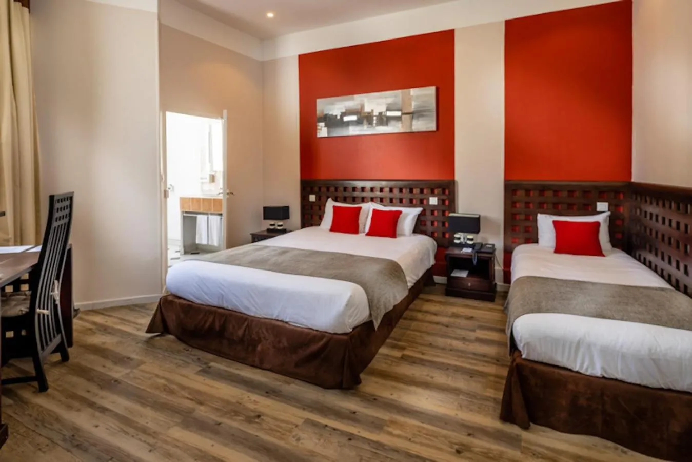 Bedroom in Best Western Le Comtadin