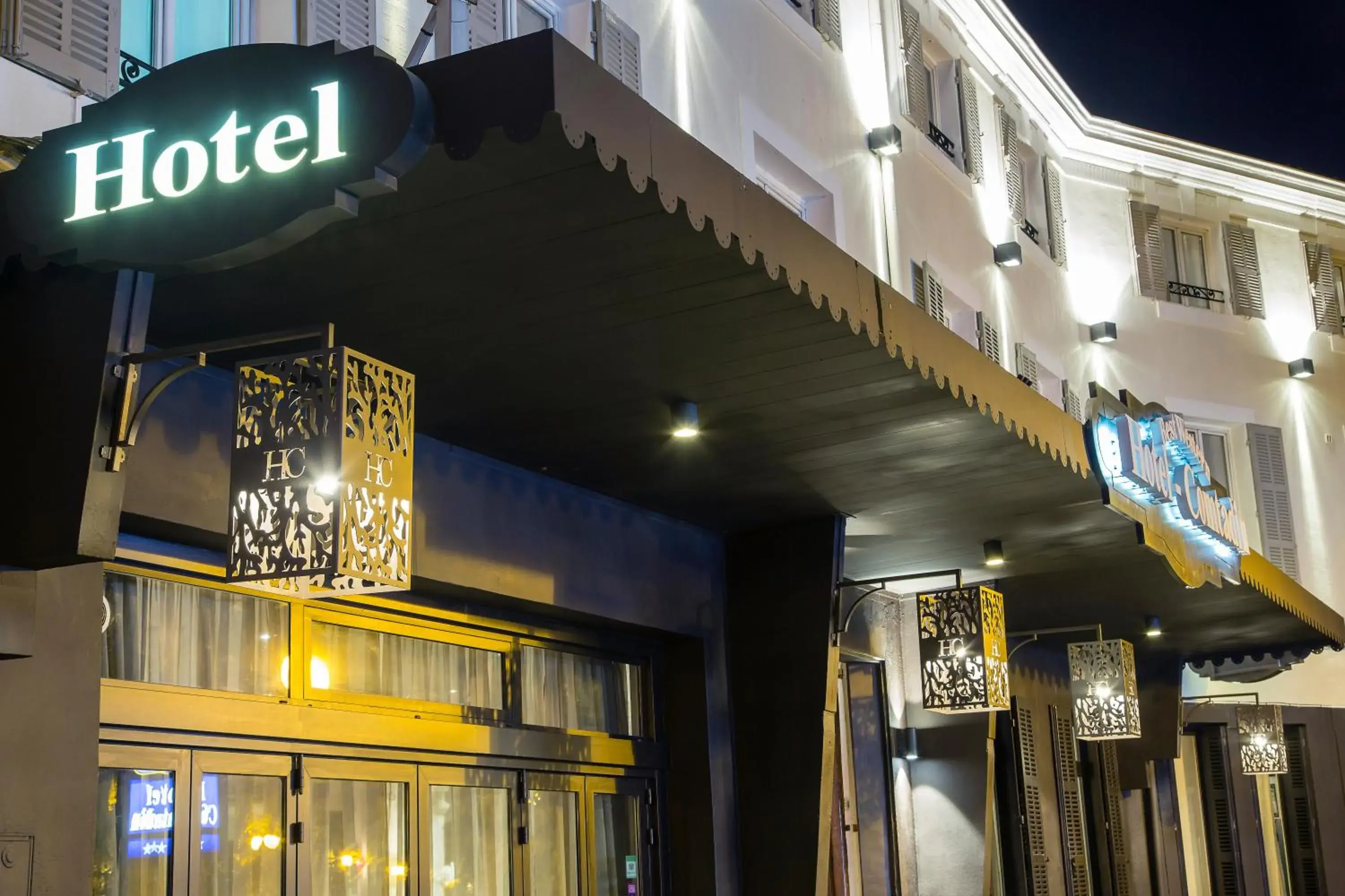 Property building in Best Western Le Comtadin Property building in Best Western Le Comtadin