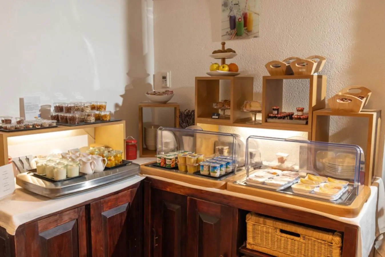 Breakfast in Best Western Le Comtadin