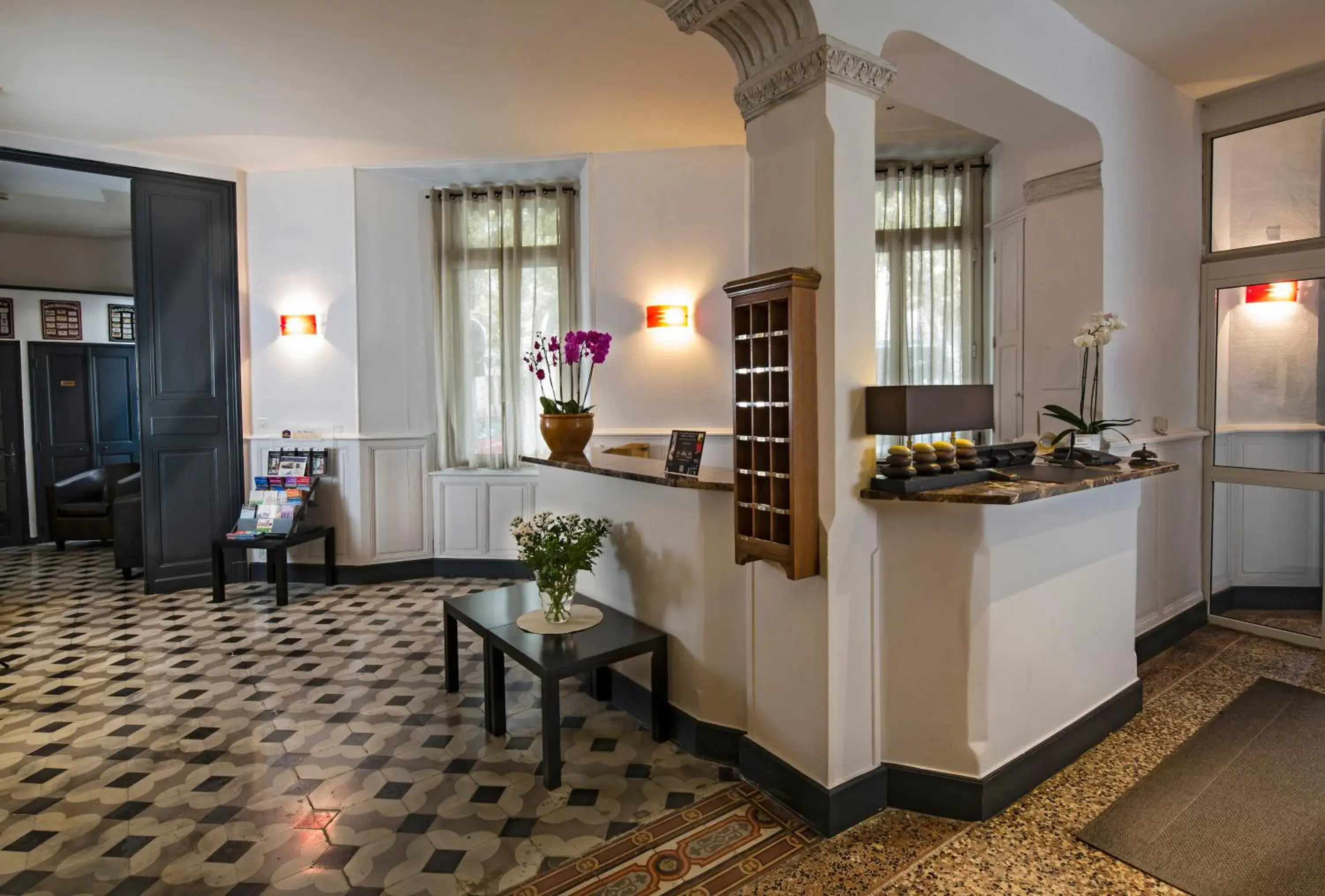 Lobby or reception in Best Western Le Comtadin Lobby or reception in Best Western Le Comtadin