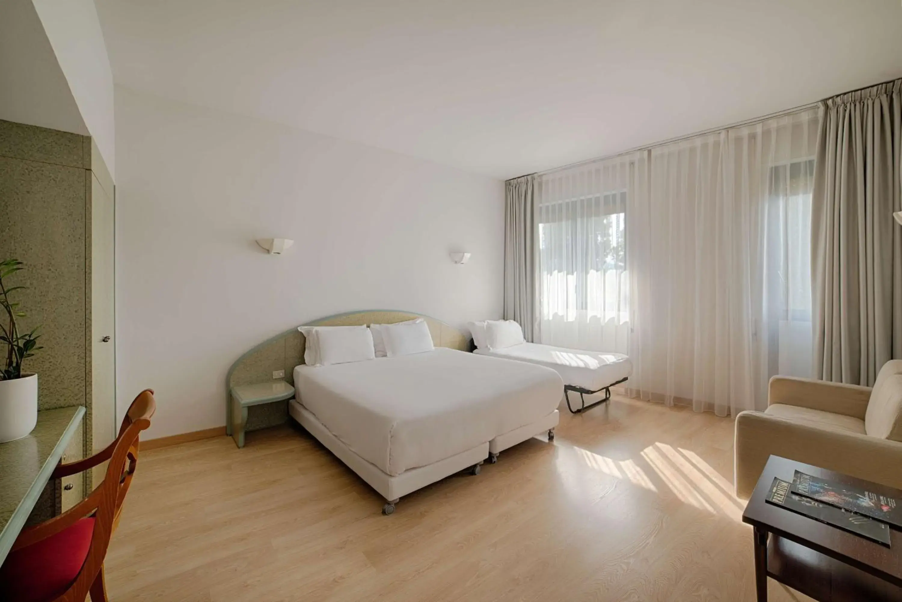 Photo of the whole room, Bed in NH Ancona Photo of the whole room, Bed in NH Ancona