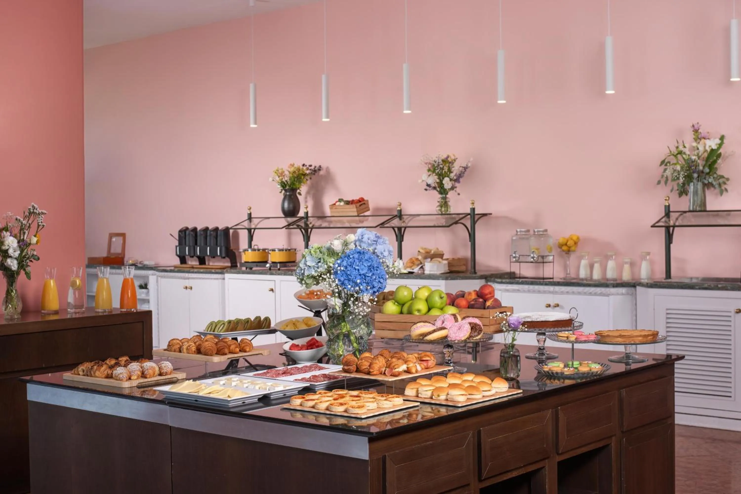 Restaurant/places to eat in NH Ancona