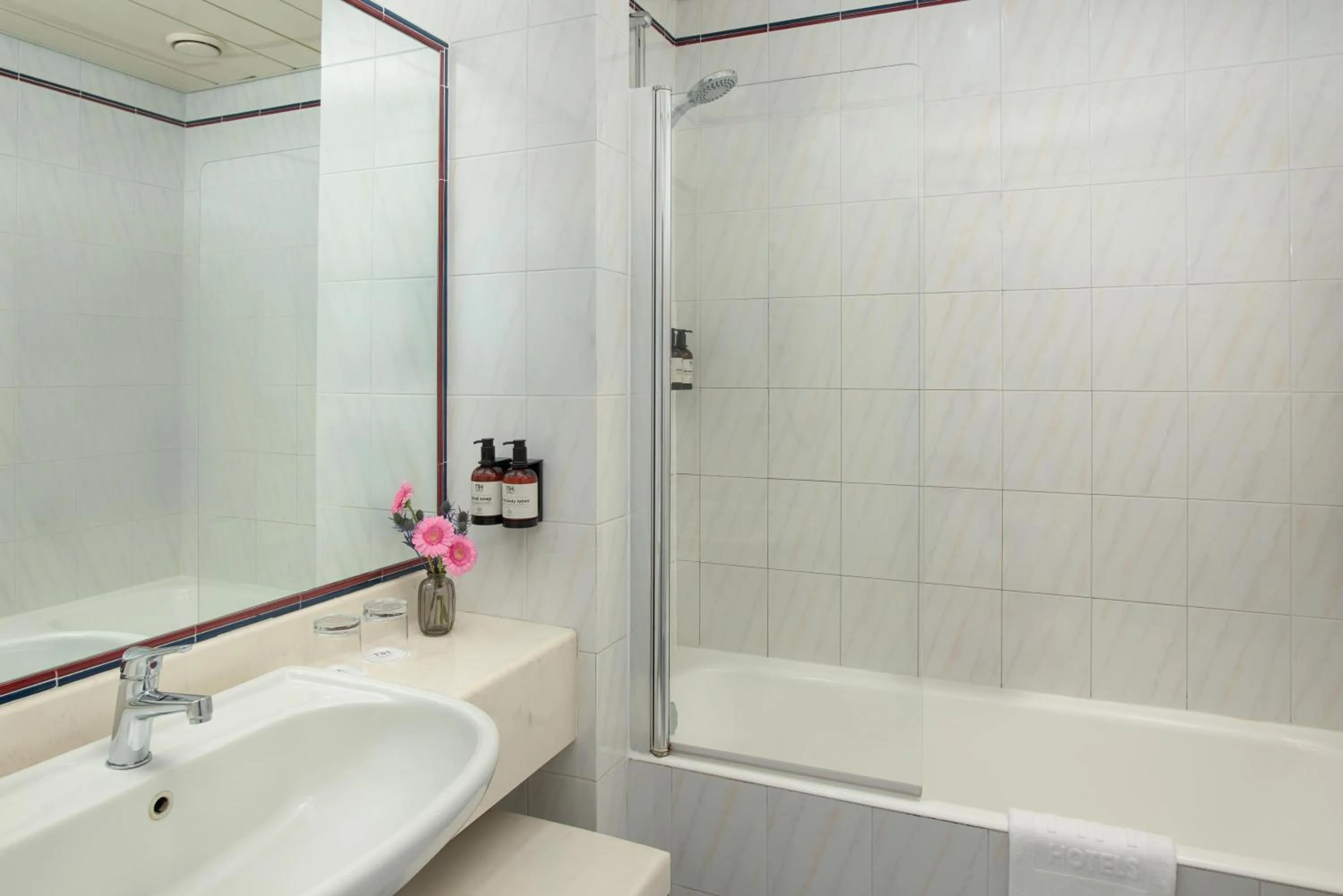 Bathroom in NH Ancona