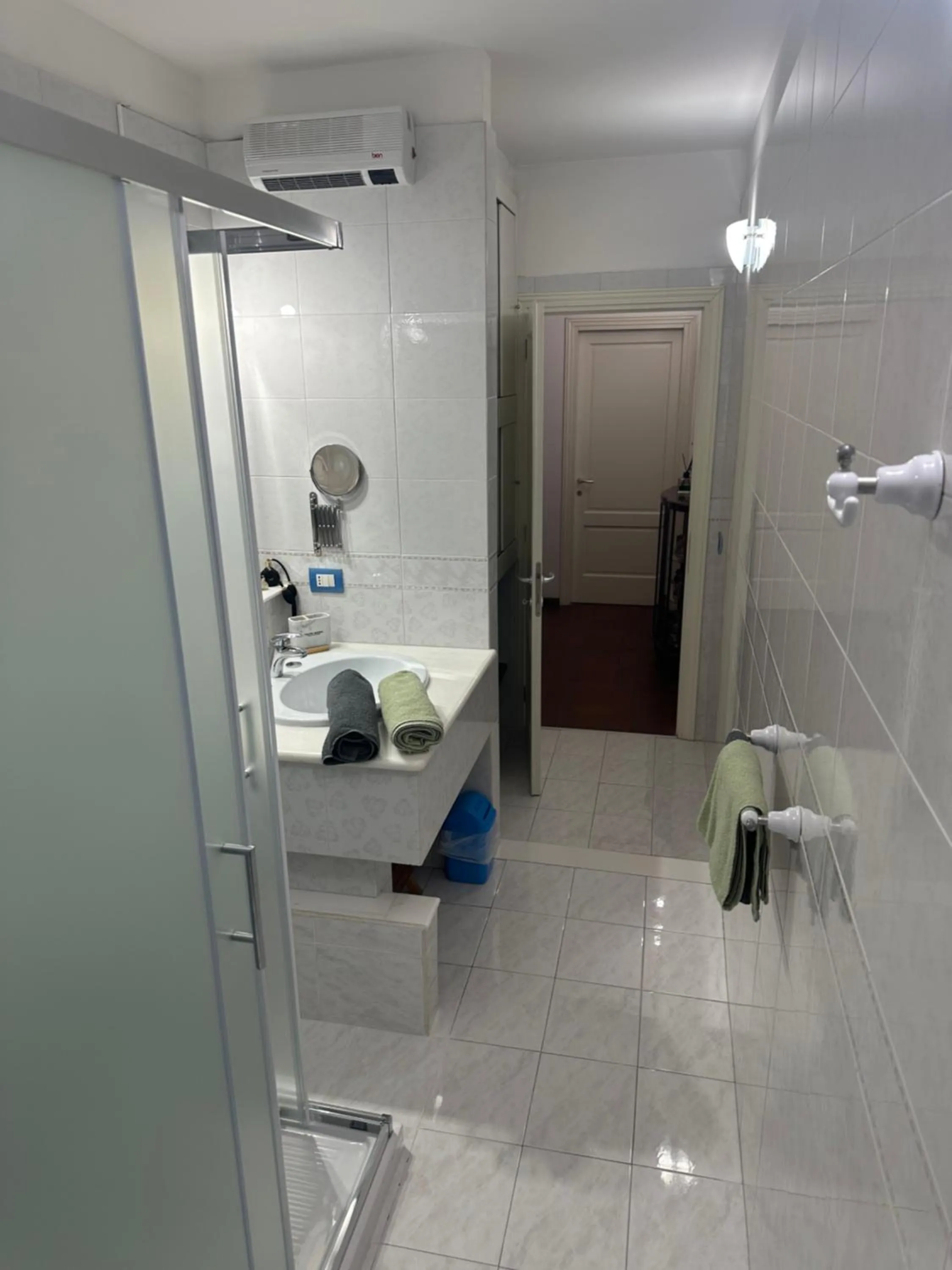 Shower in B&B Filomena