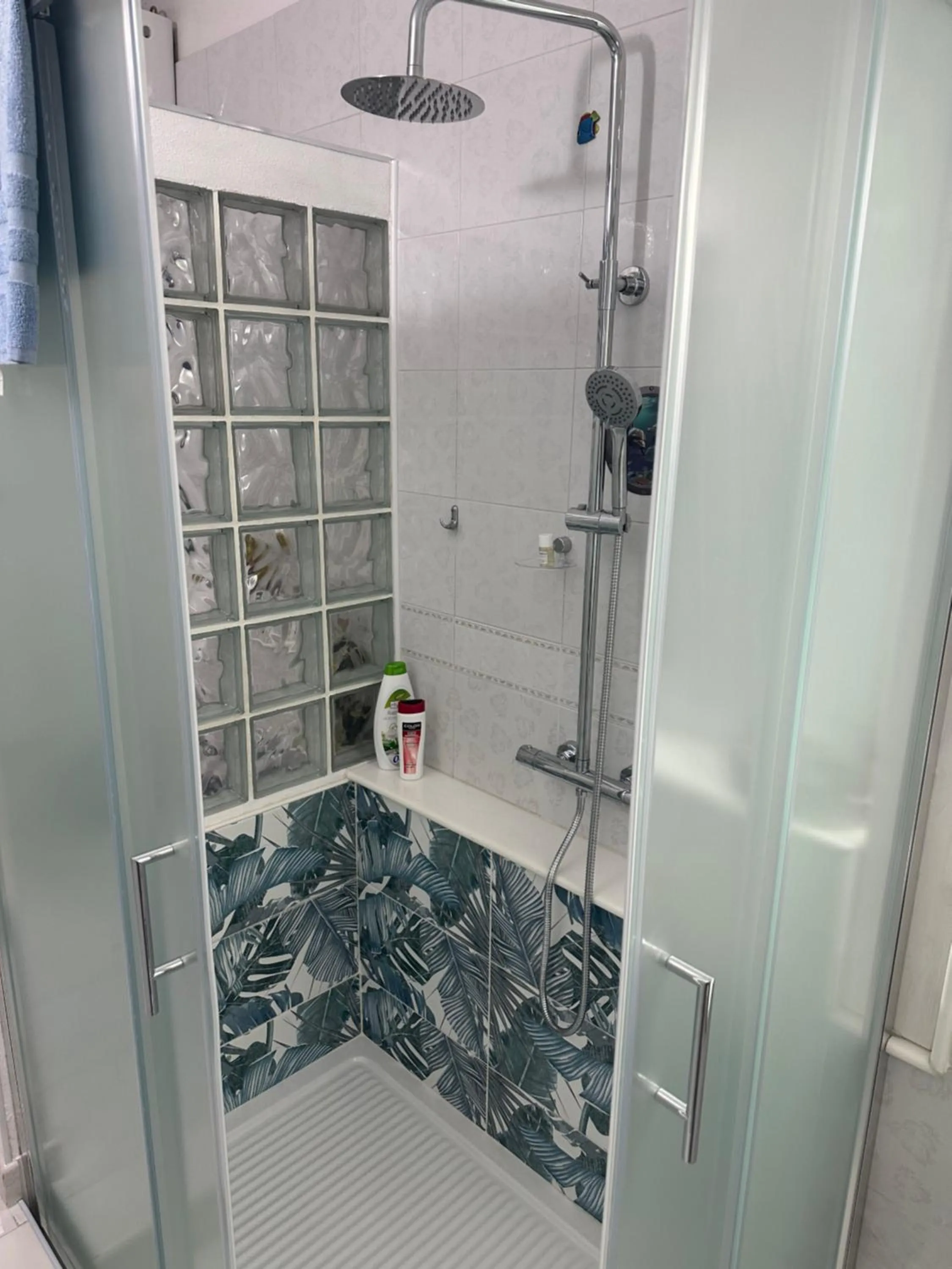 Shower in B&B Filomena