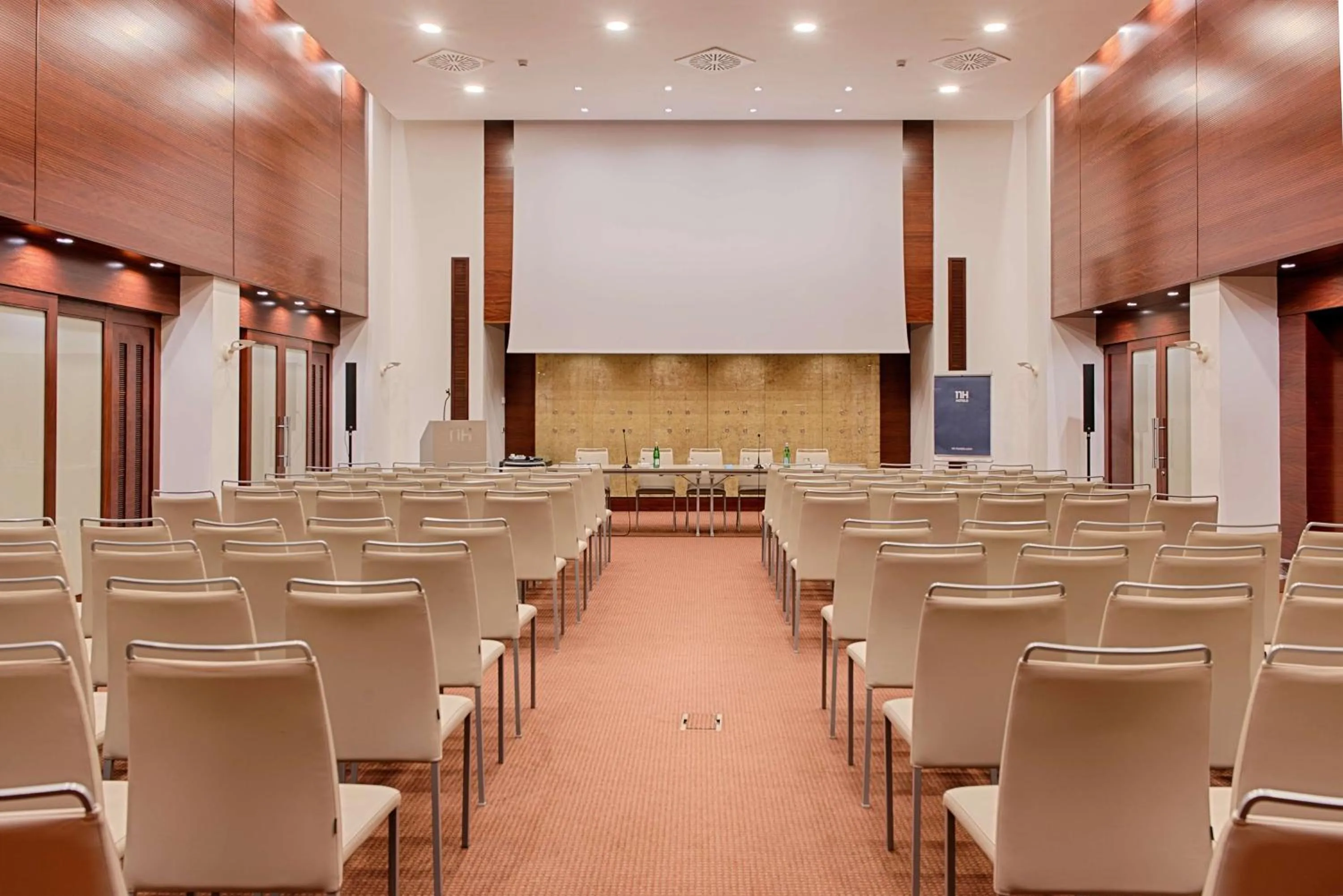 Meeting/conference room in NH Firenze
