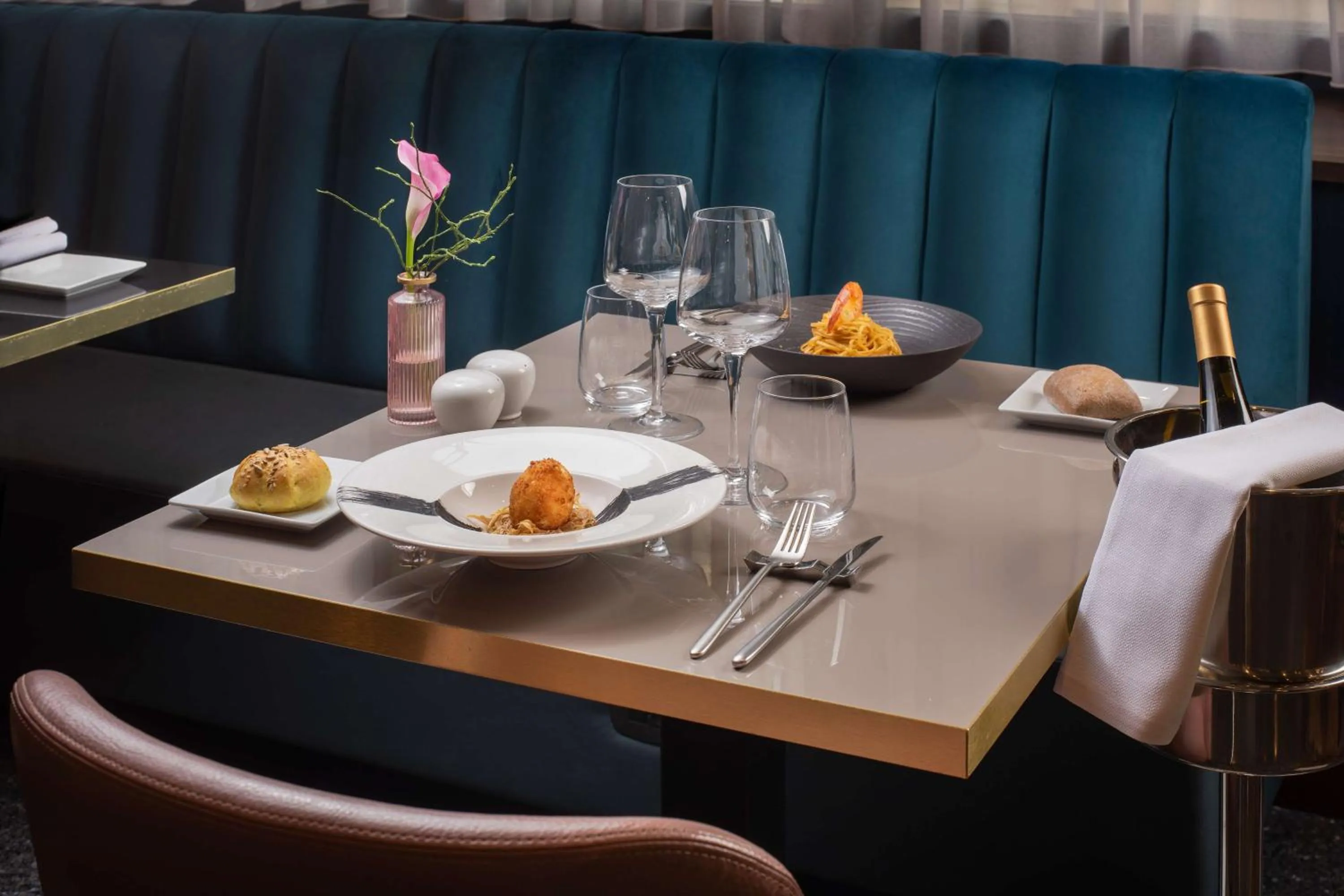 Restaurant/places to eat in NH Firenze