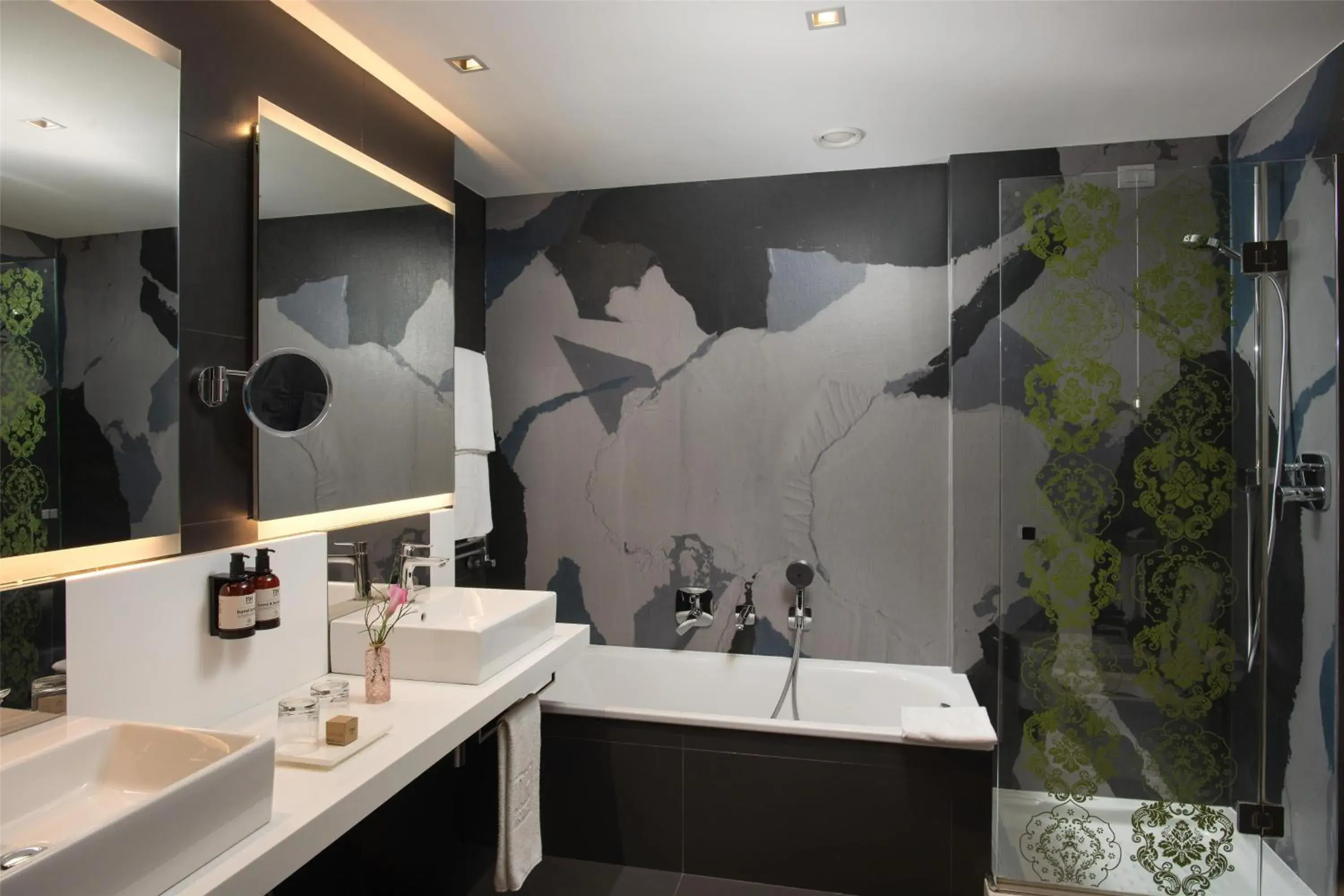 Bathroom in NH Firenze Bathroom in NH Firenze