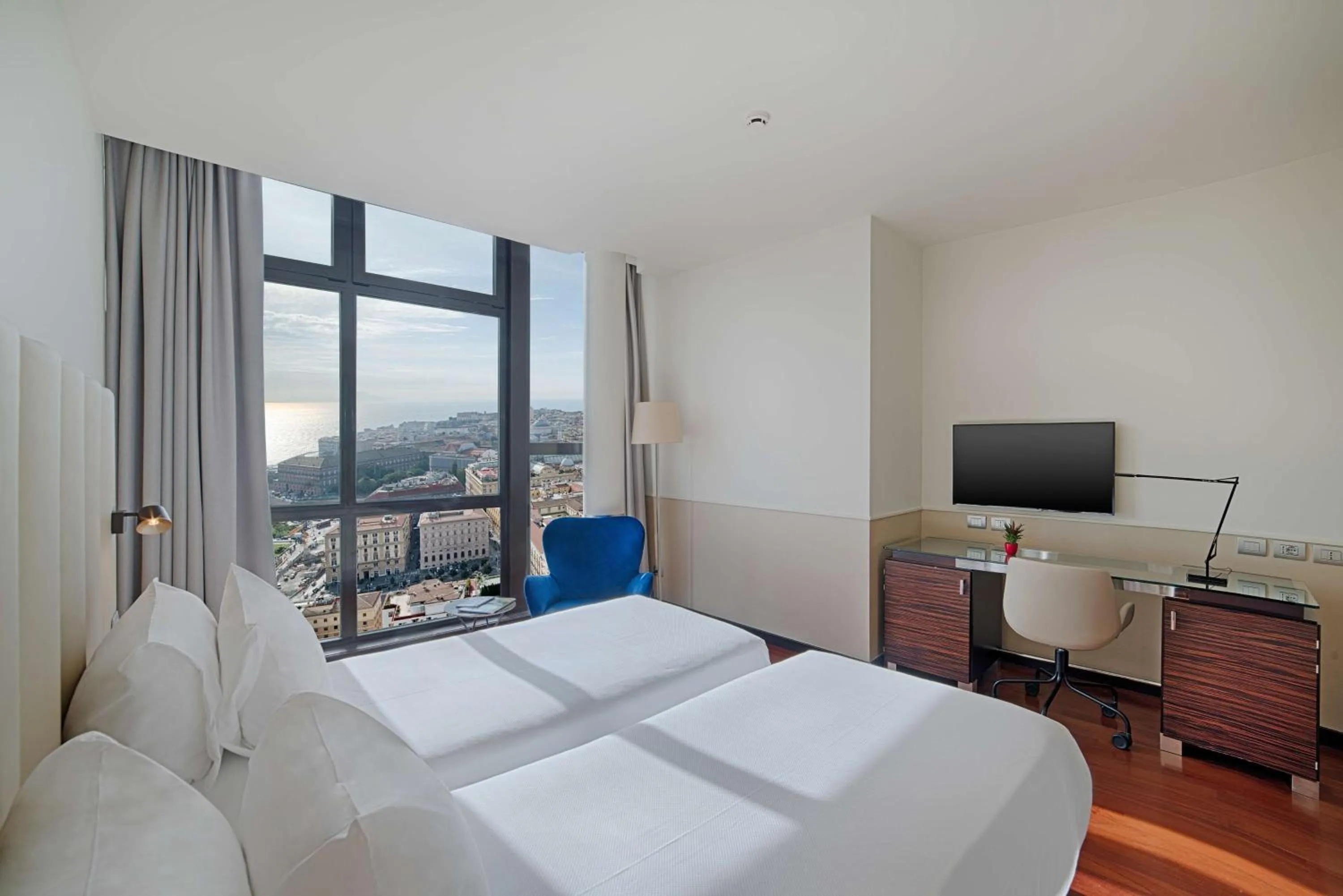 Bedroom, Bed in NH Napoli Panorama