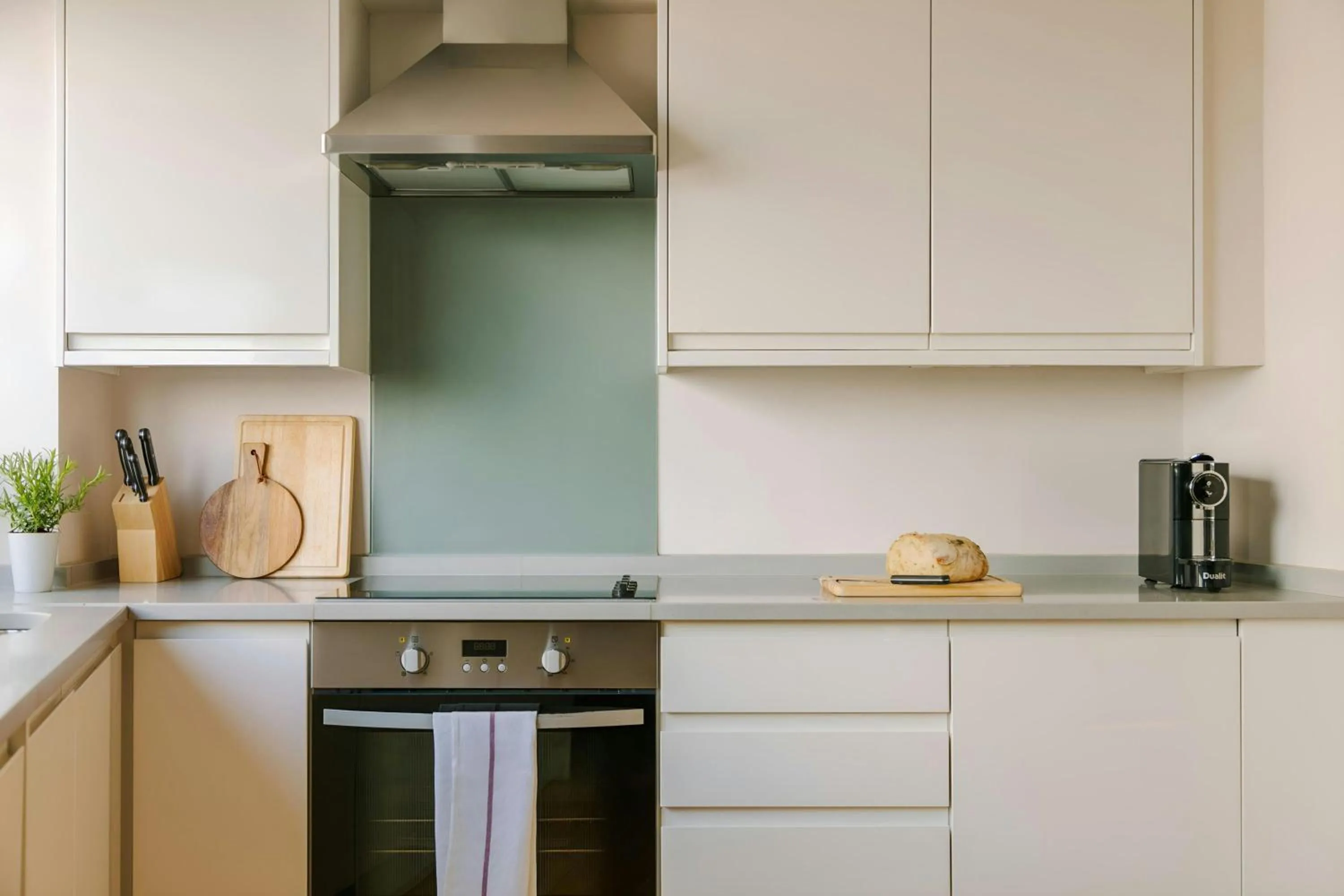 Kitchen or kitchenette in Sonder by Marriott Bonvoy The Bard Apartments Fitzrovia