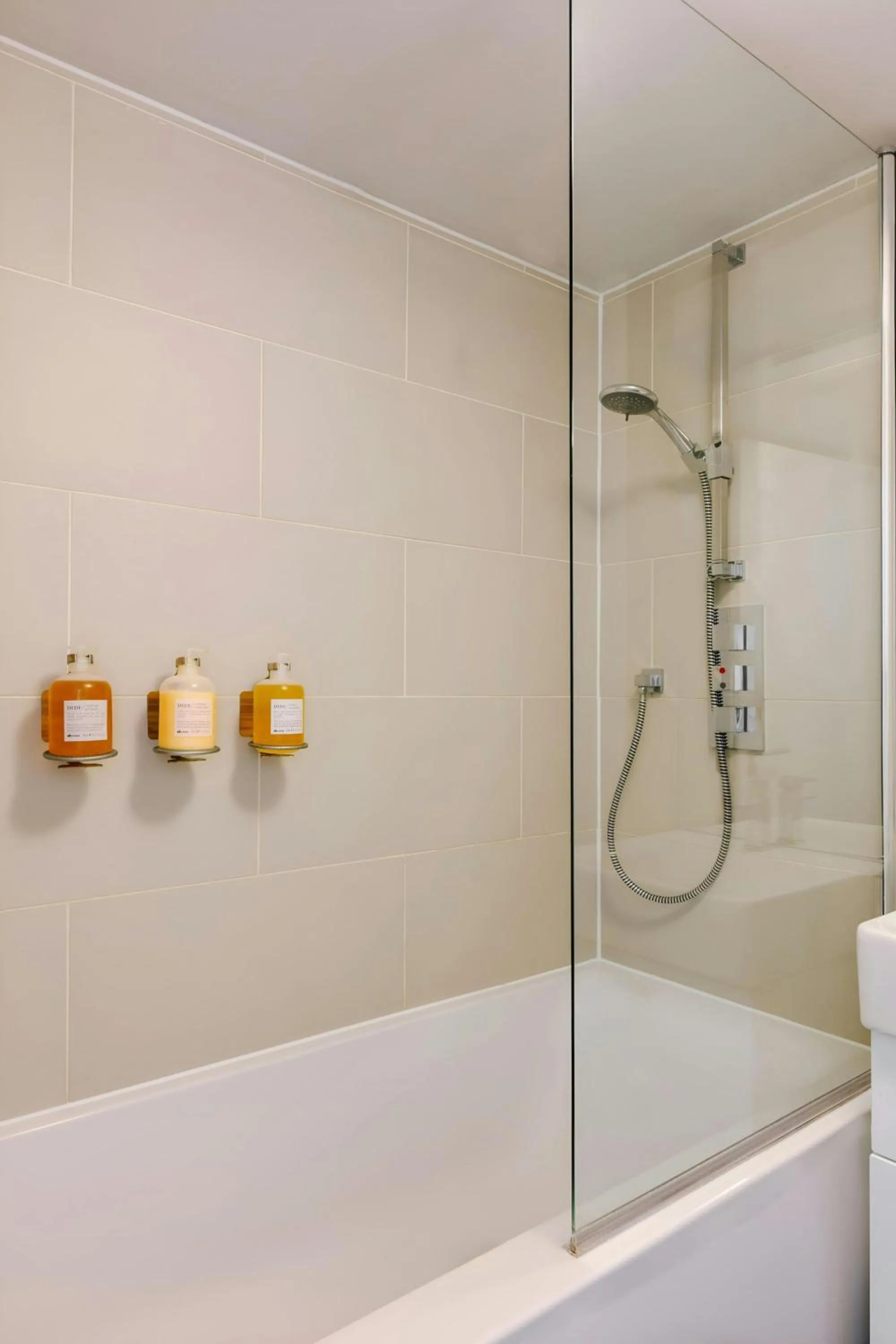 Bathroom in Sonder by Marriott Bonvoy The Bard Apartments Fitzrovia