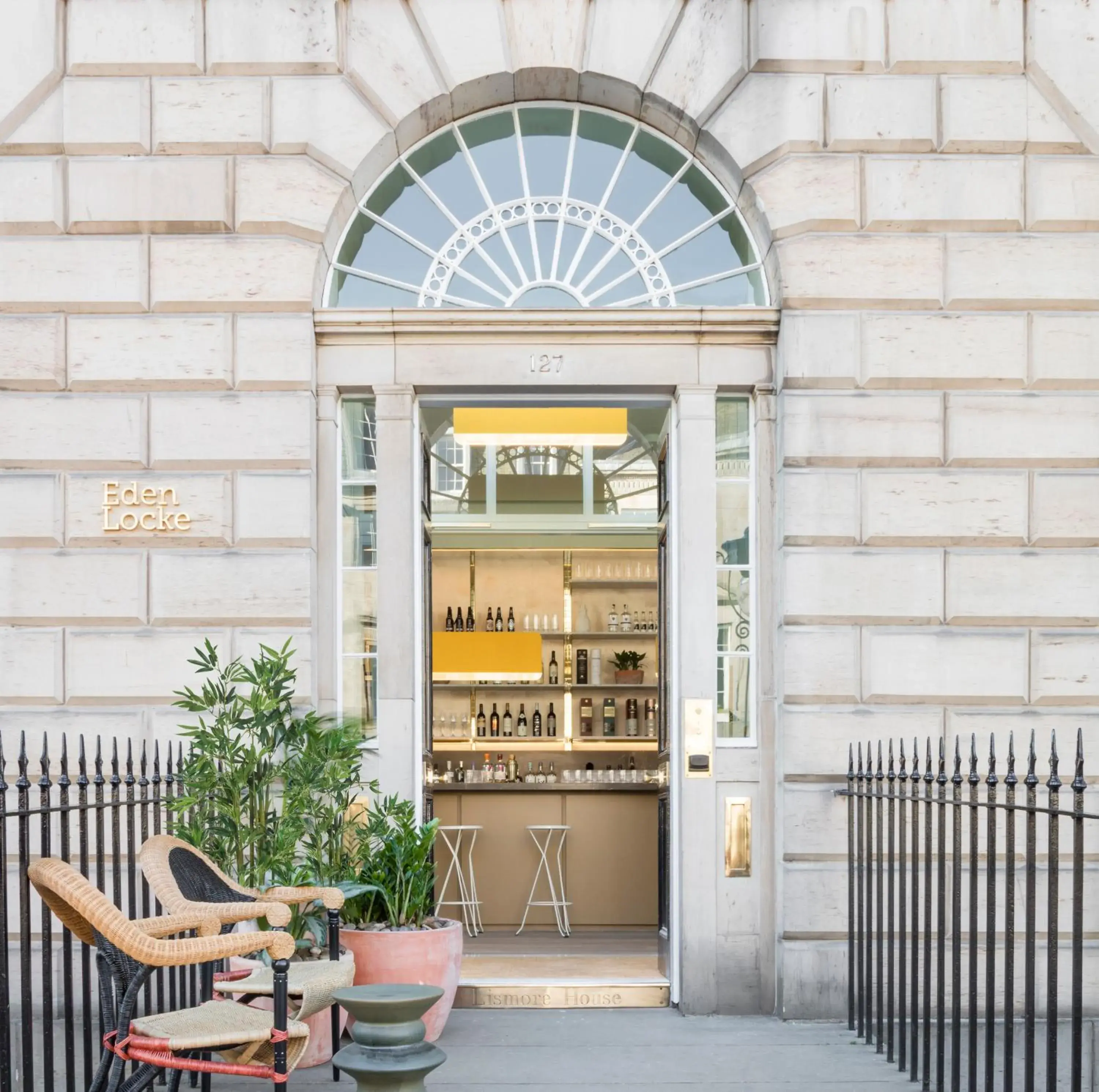 Facade/entrance in Eden Locke Facade/entrance in Eden Locke