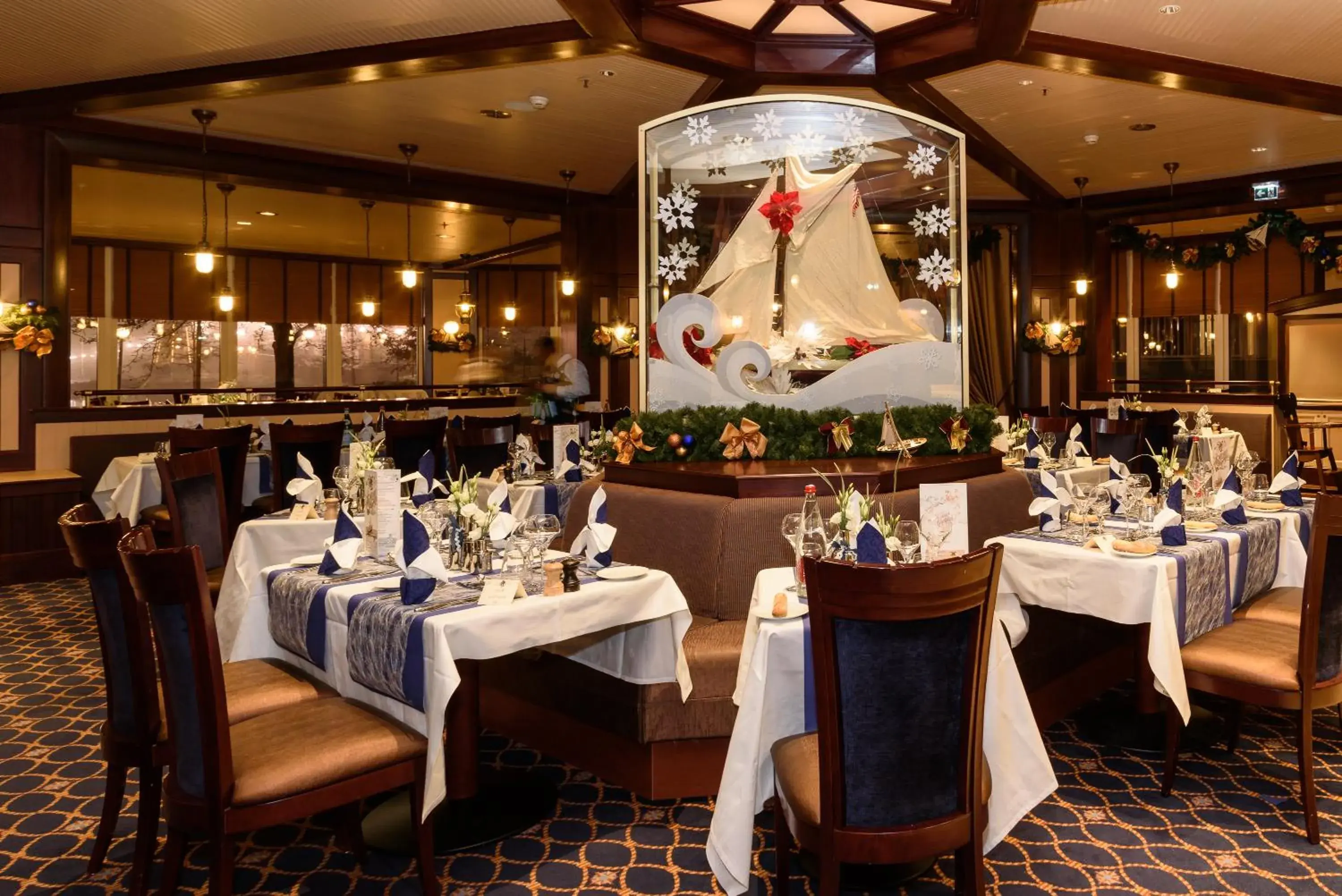 Restaurant/places to eat in Disney Newport Bay Club Restaurant/places to eat in Disney Newport Bay Club