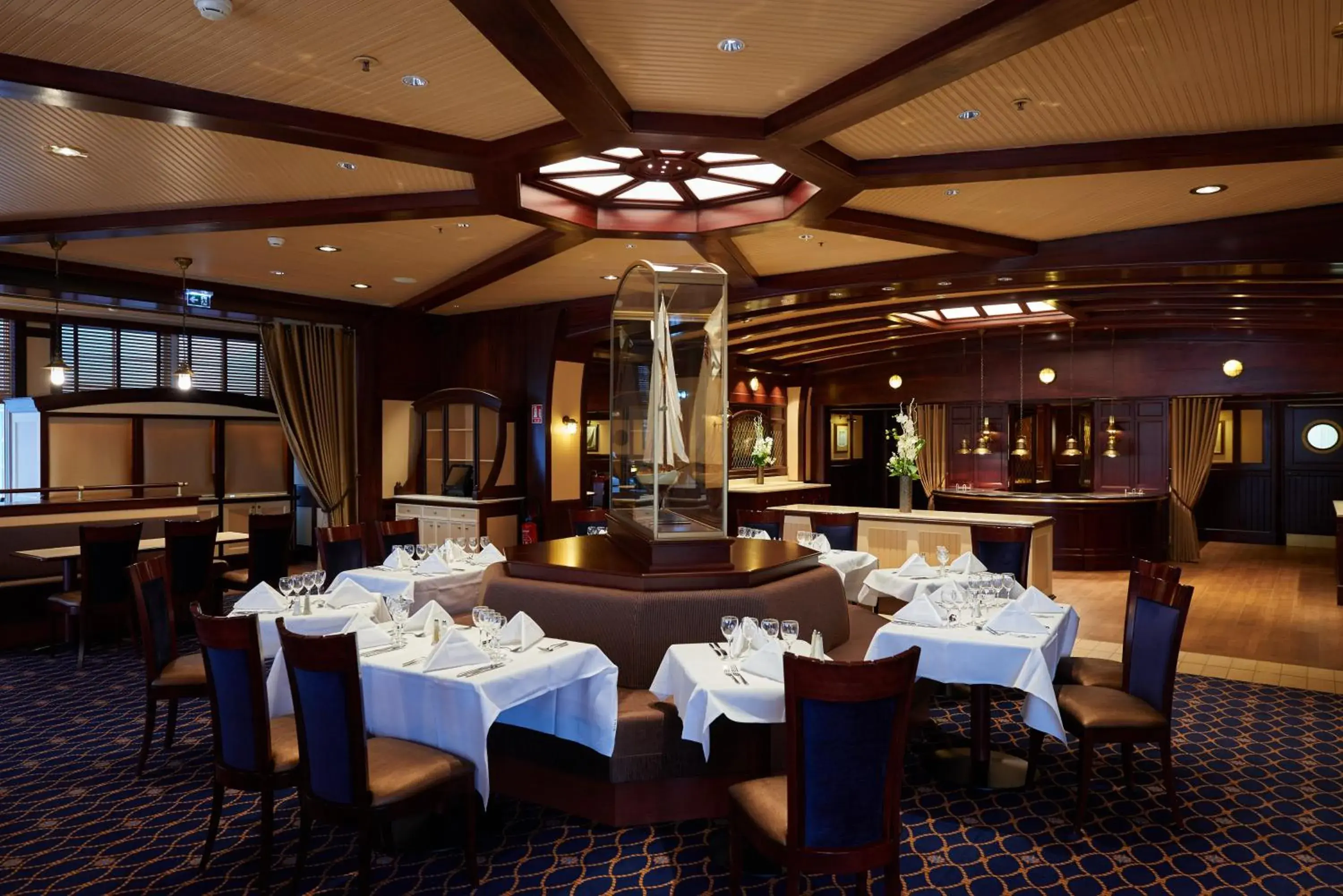 Restaurant/places to eat in Disney Newport Bay Club Restaurant/places to eat in Disney Newport Bay Club