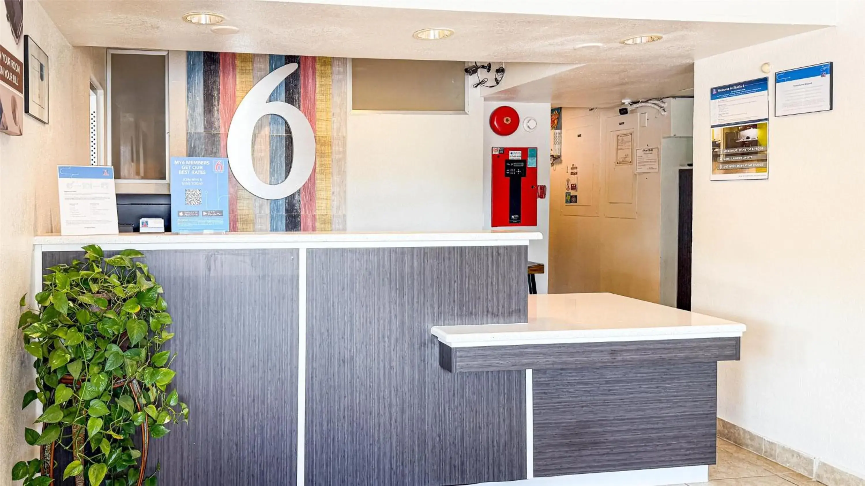 Lobby or reception in Studio 6-Grand Prairie, TX Lobby or reception in Studio 6-Grand Prairie, TX