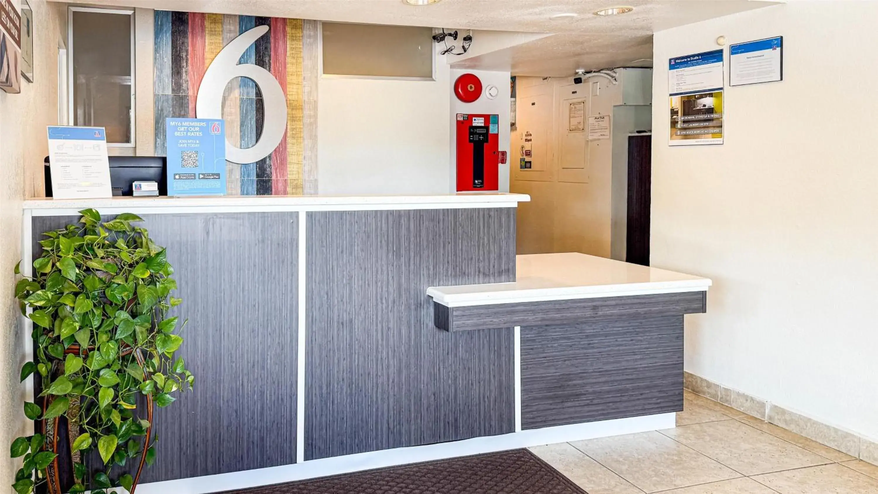 Lobby or reception in Studio 6-Grand Prairie, TX Lobby or reception in Studio 6-Grand Prairie, TX