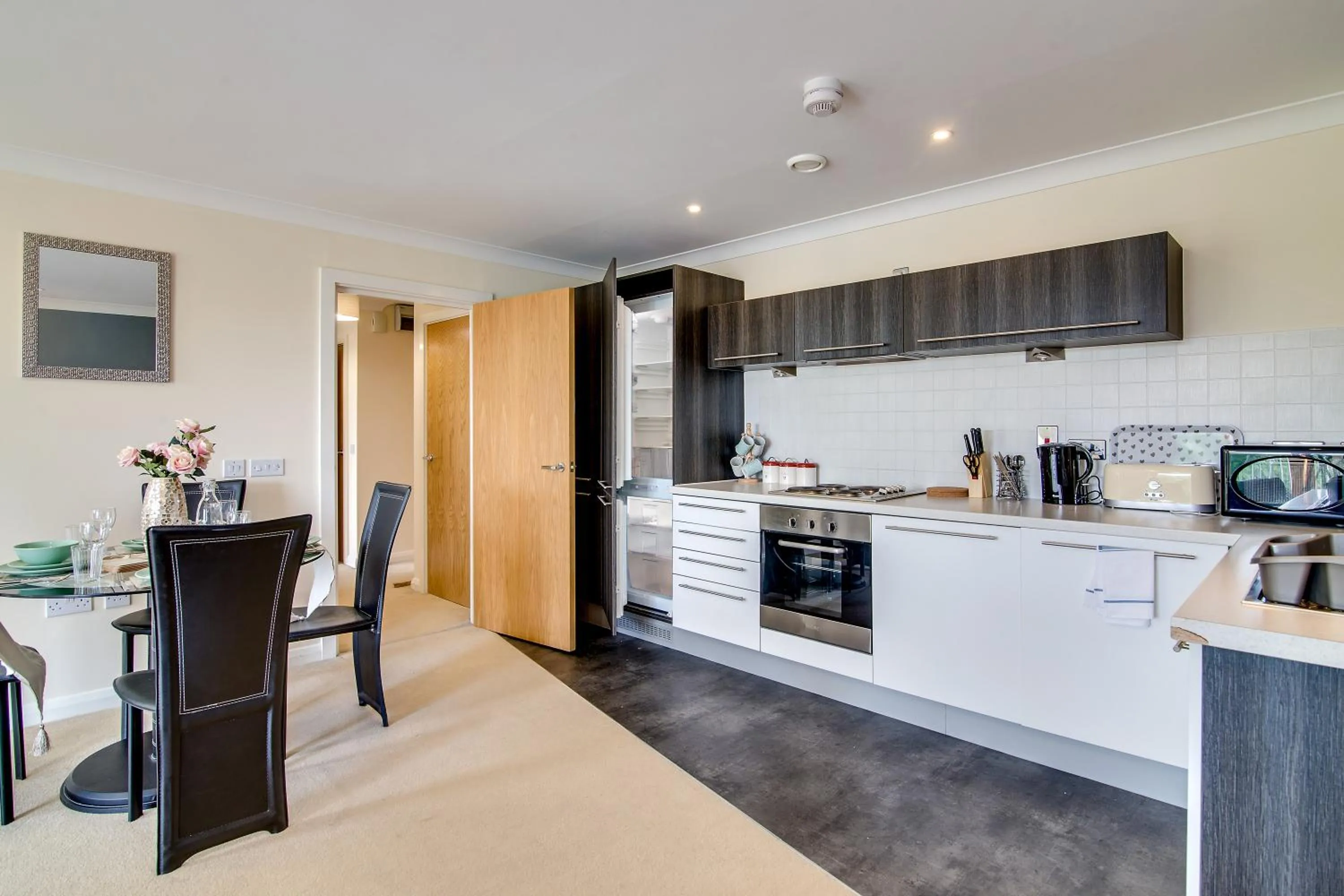 Kitchen or kitchenette in Mica Point City Centre Apartment