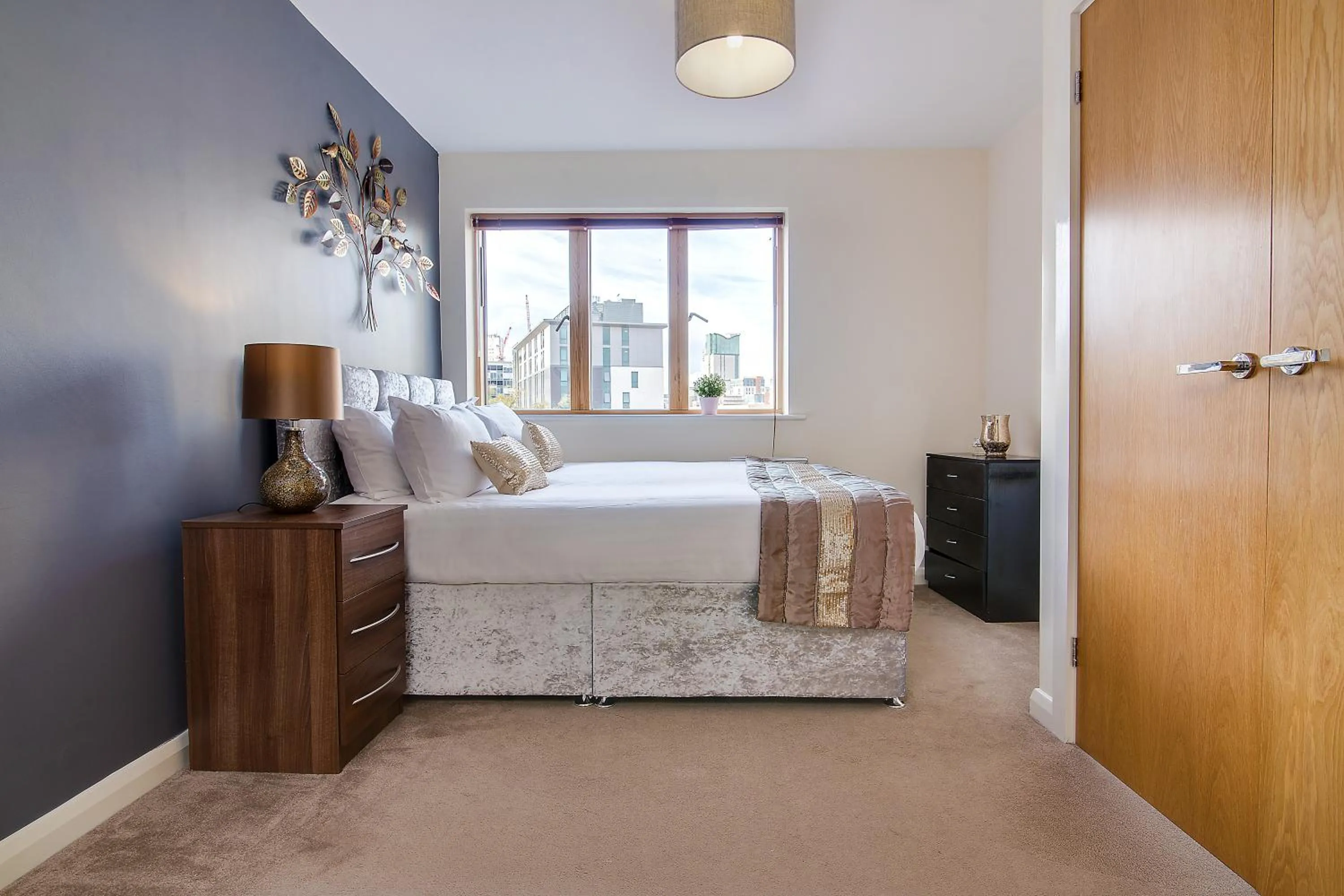 Bed in Mica Point City Centre Apartment