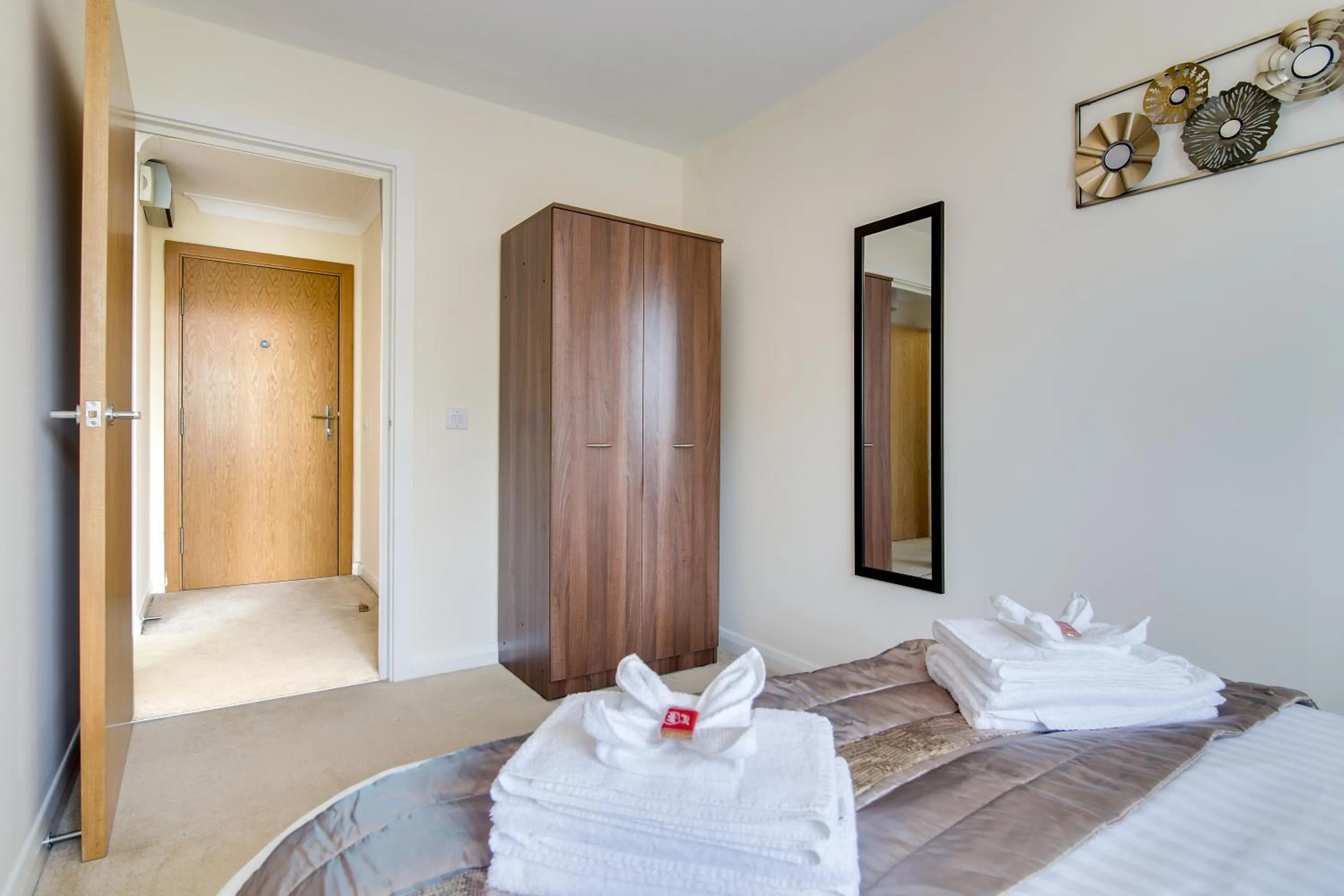 Bedroom, Bed in Mica Point City Centre Apartment