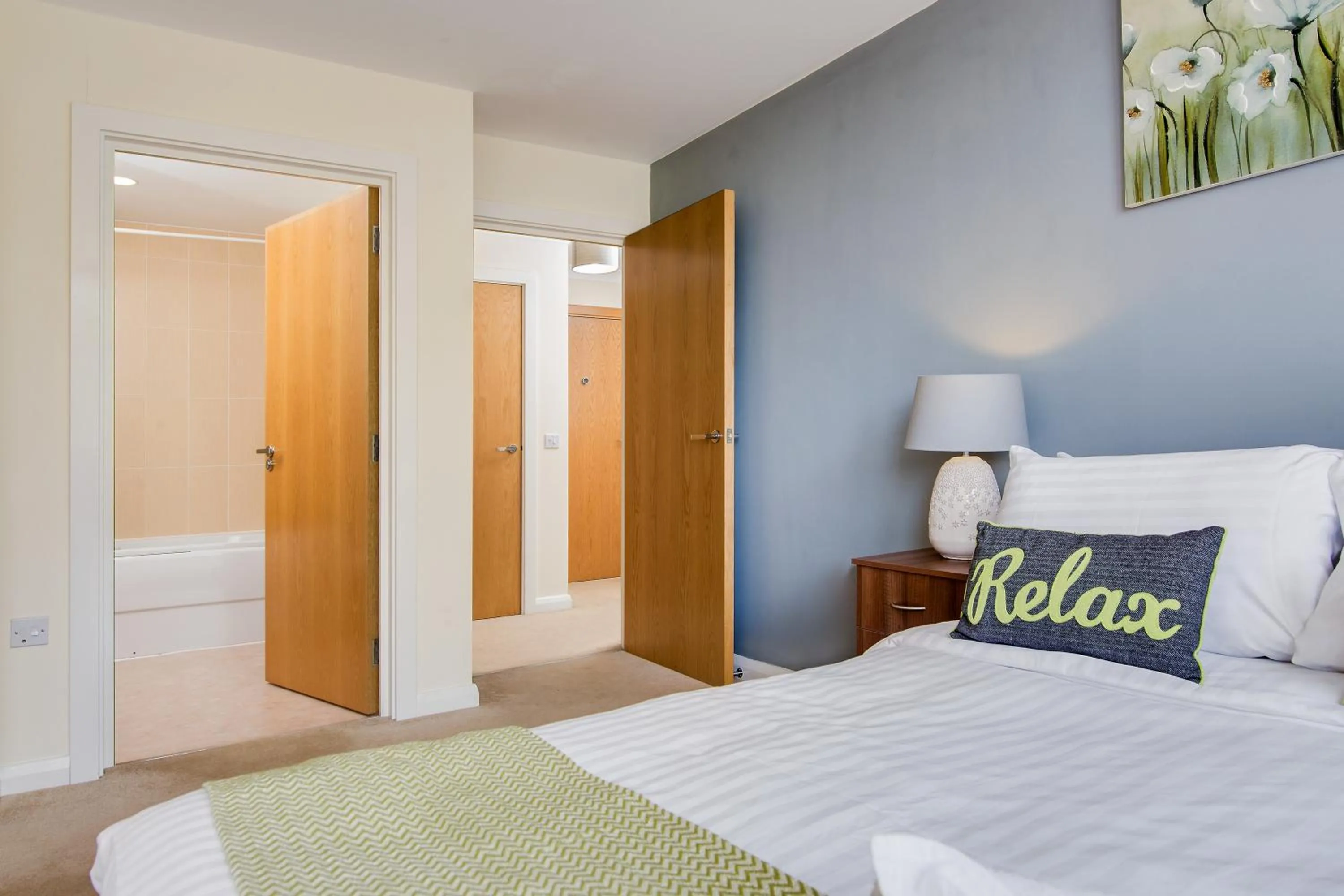 Bedroom, Bed in Mica Point City Centre Apartment