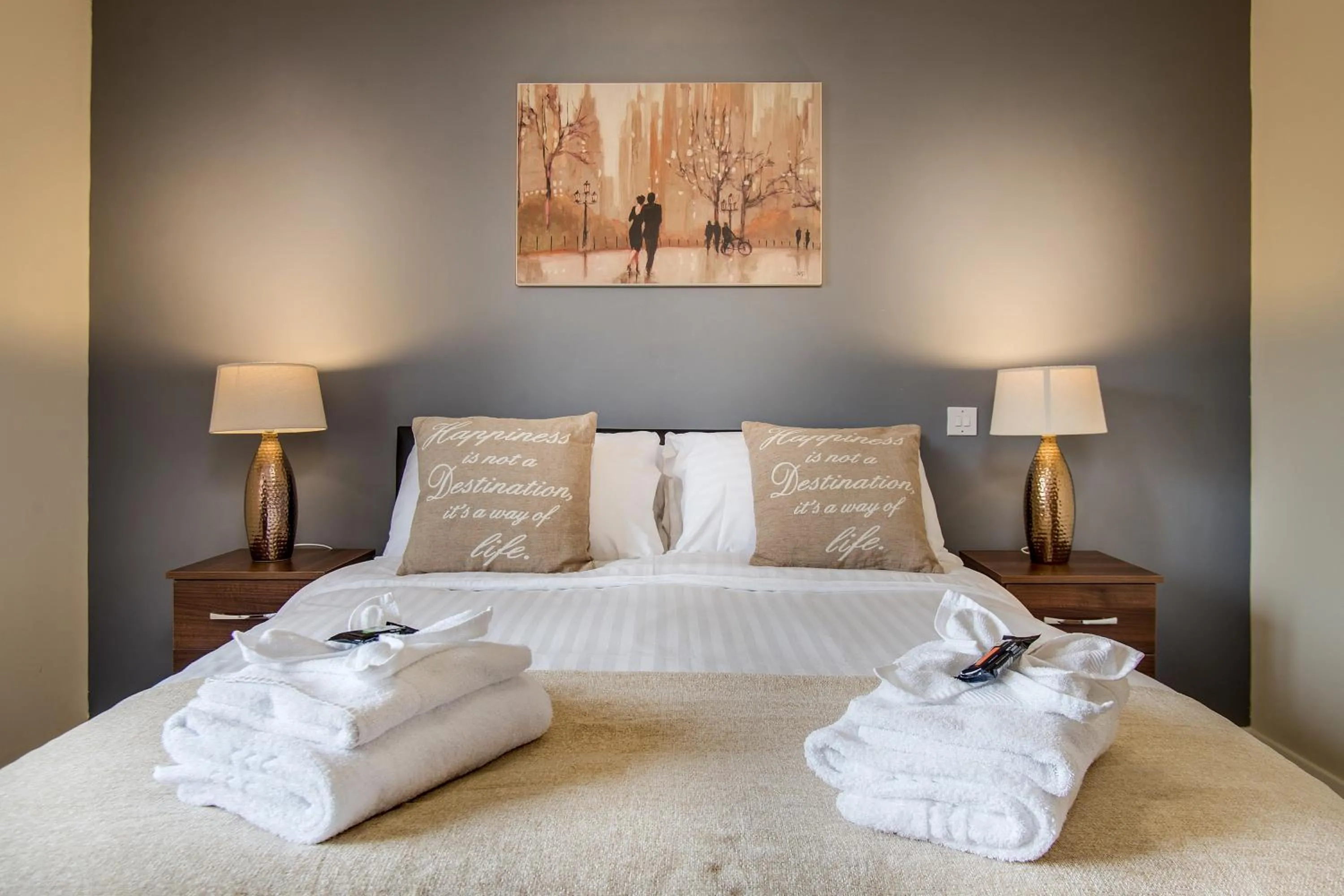 Bedroom, Bed in Mica Point City Centre Apartment